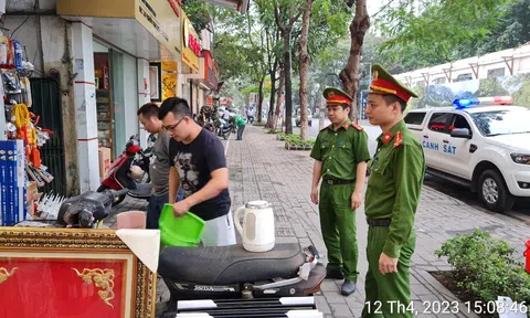 Phường Điện Biên - Ba Đình: Chấn chỉnh tình trạng xe ô tô dừng, đỗ không đúng nơi quy định, xử lý vi phạm trật tự đô thị