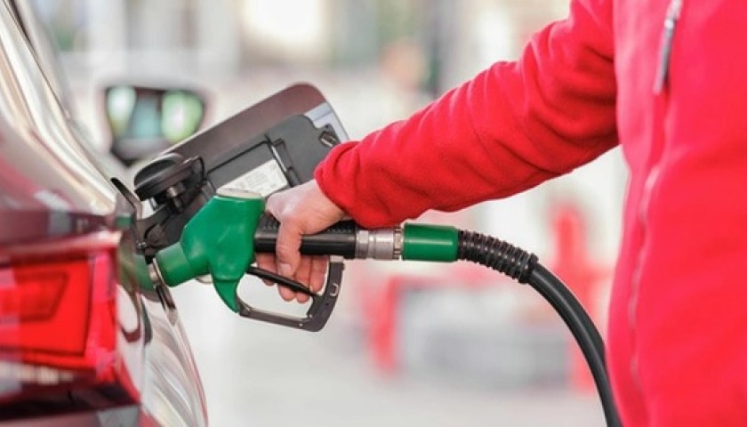 Giá xăng dầu hôm nay 26/12: Diễn biến thị trường thế giới và trong nước và dự báo