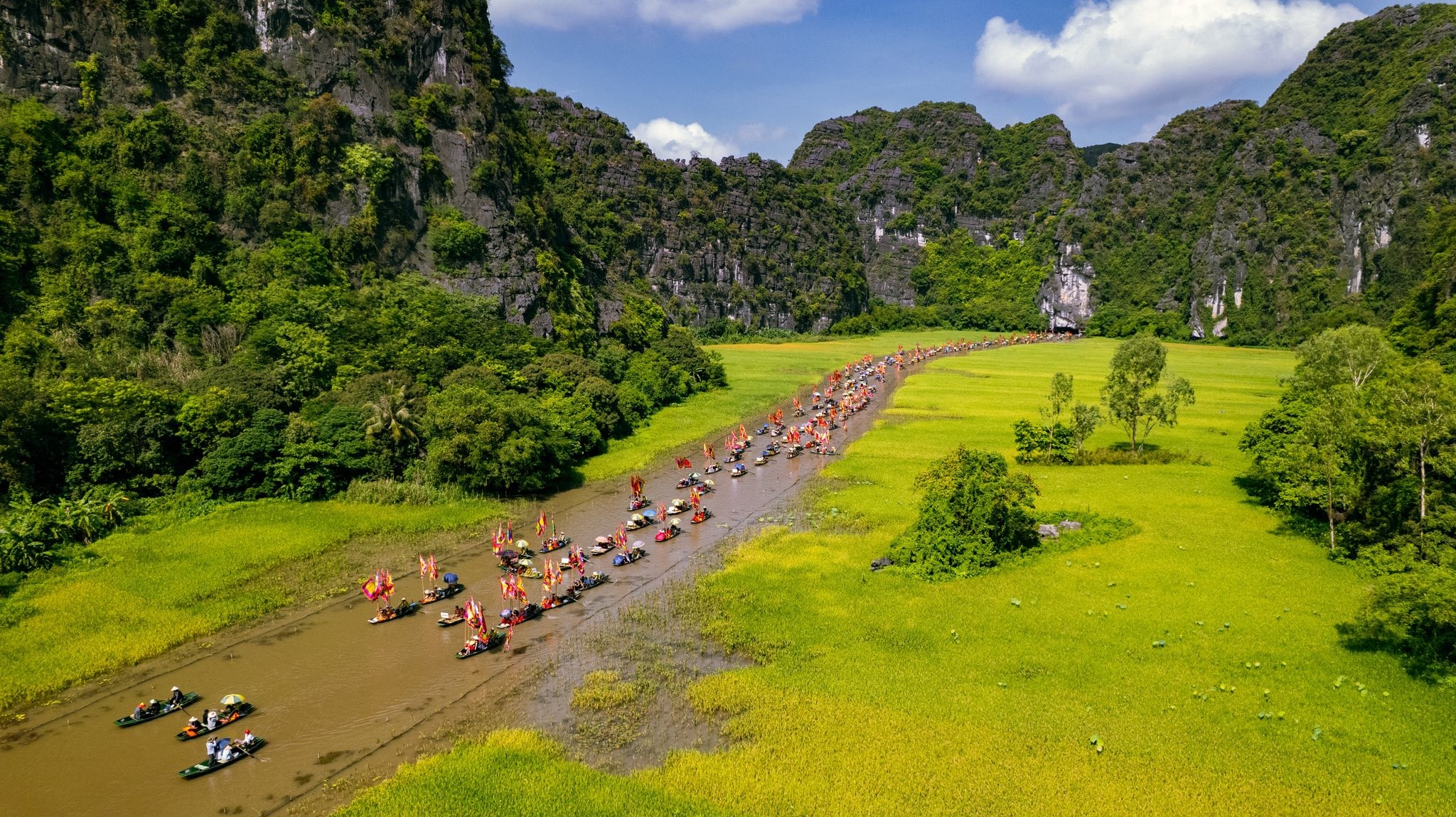 du-lich-ninh-binh-1-1778684981.jpg