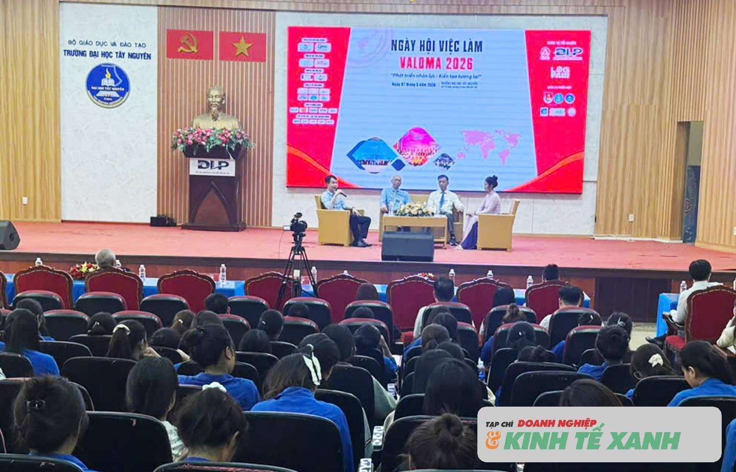 toan-canh-hoi-nghi1-1-1778129263.jpg
