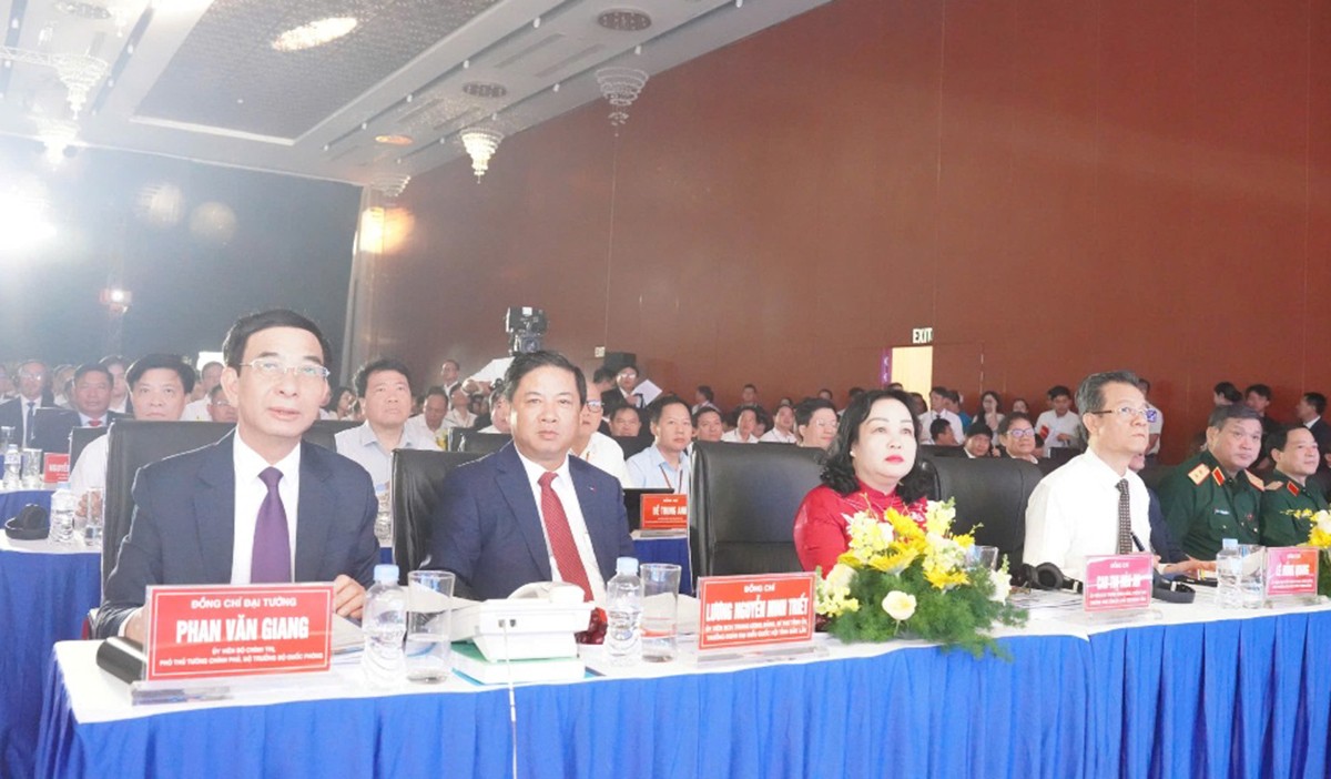 dai-bieu-tham-du-hnxt-1782623076.jpg