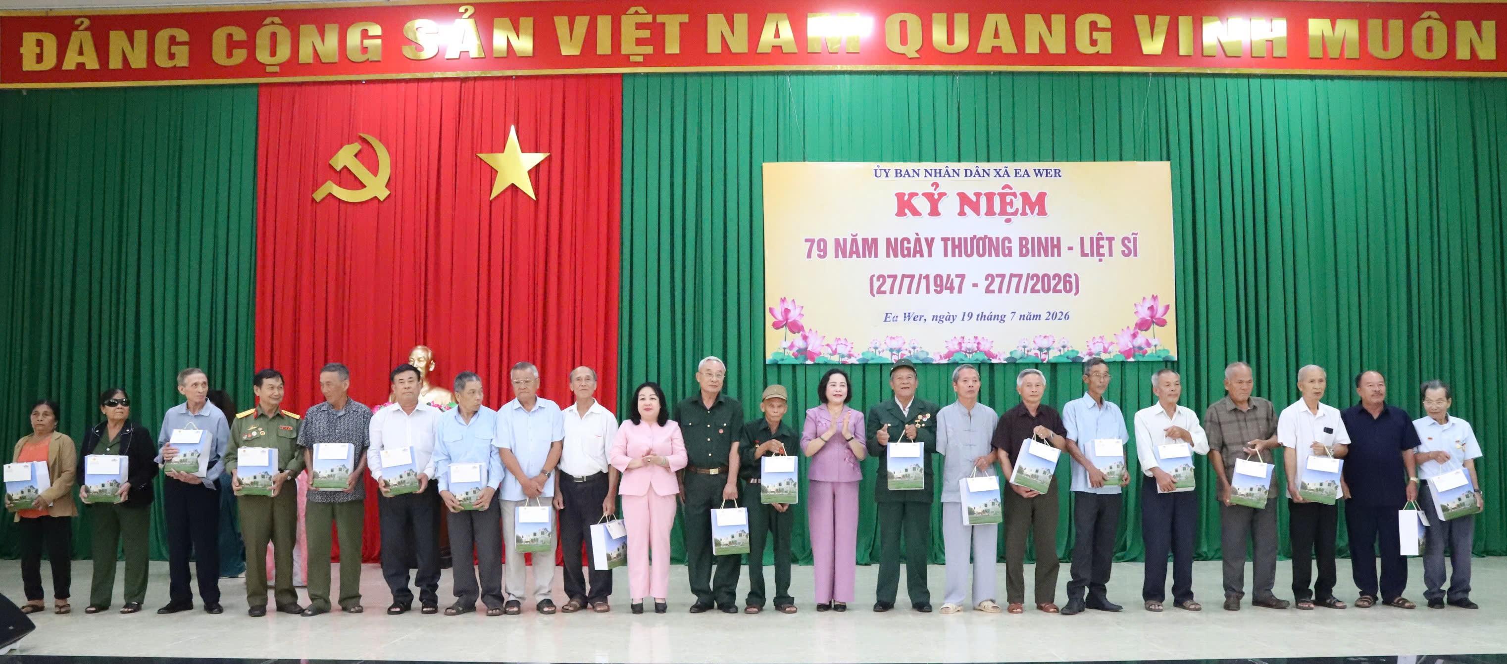 tang-qua-aa-1784521536.jpg