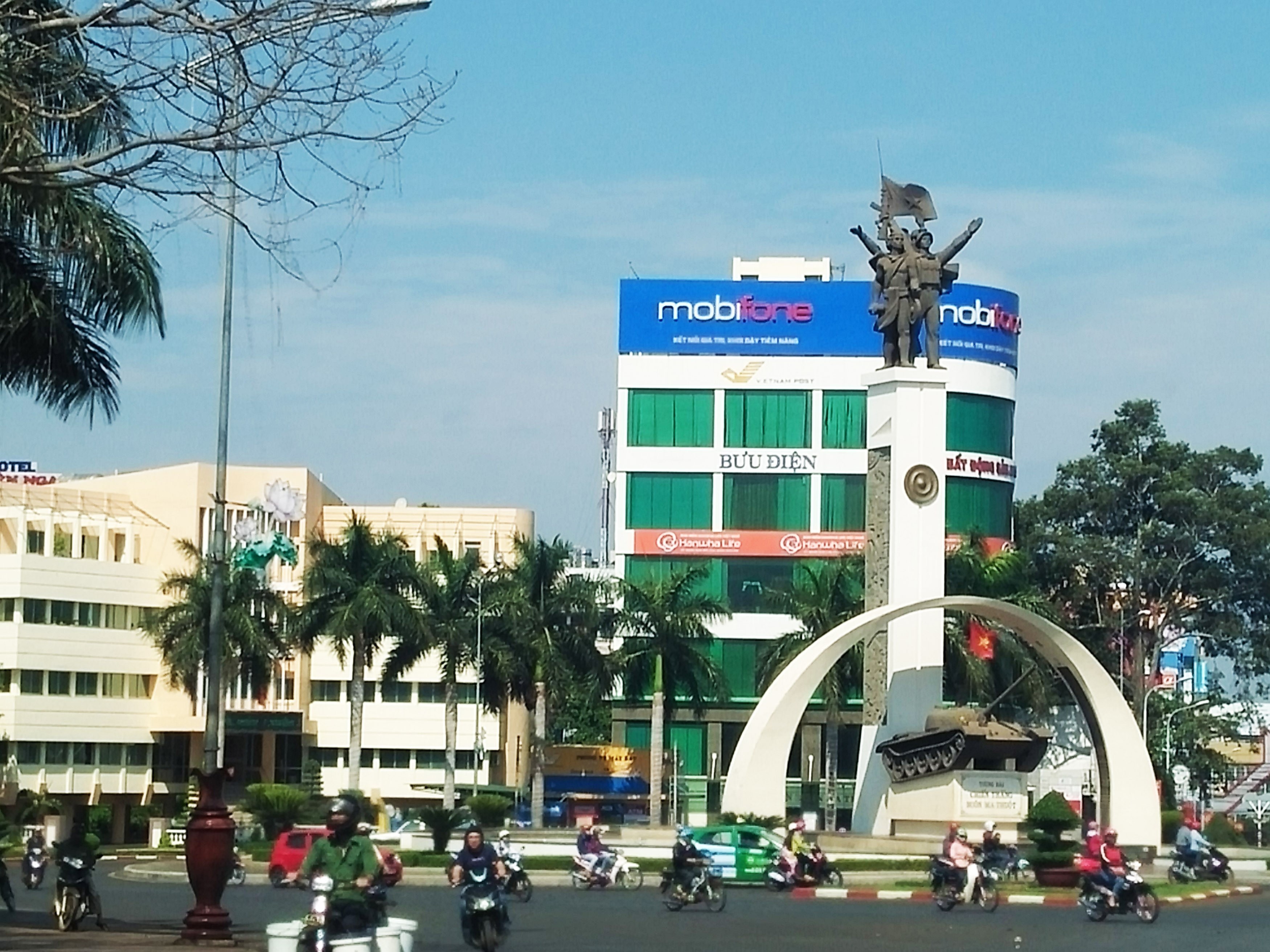 tuong-dai-chien-thang-buon-ma-thuot1-1789783756.jpg