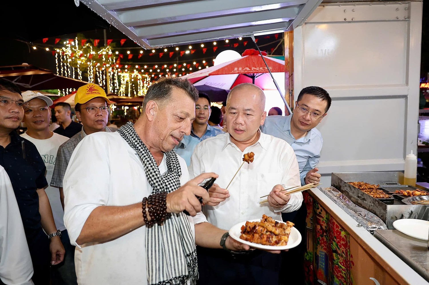 pho-am-thuc-lach-tray1-1793404350.jpg