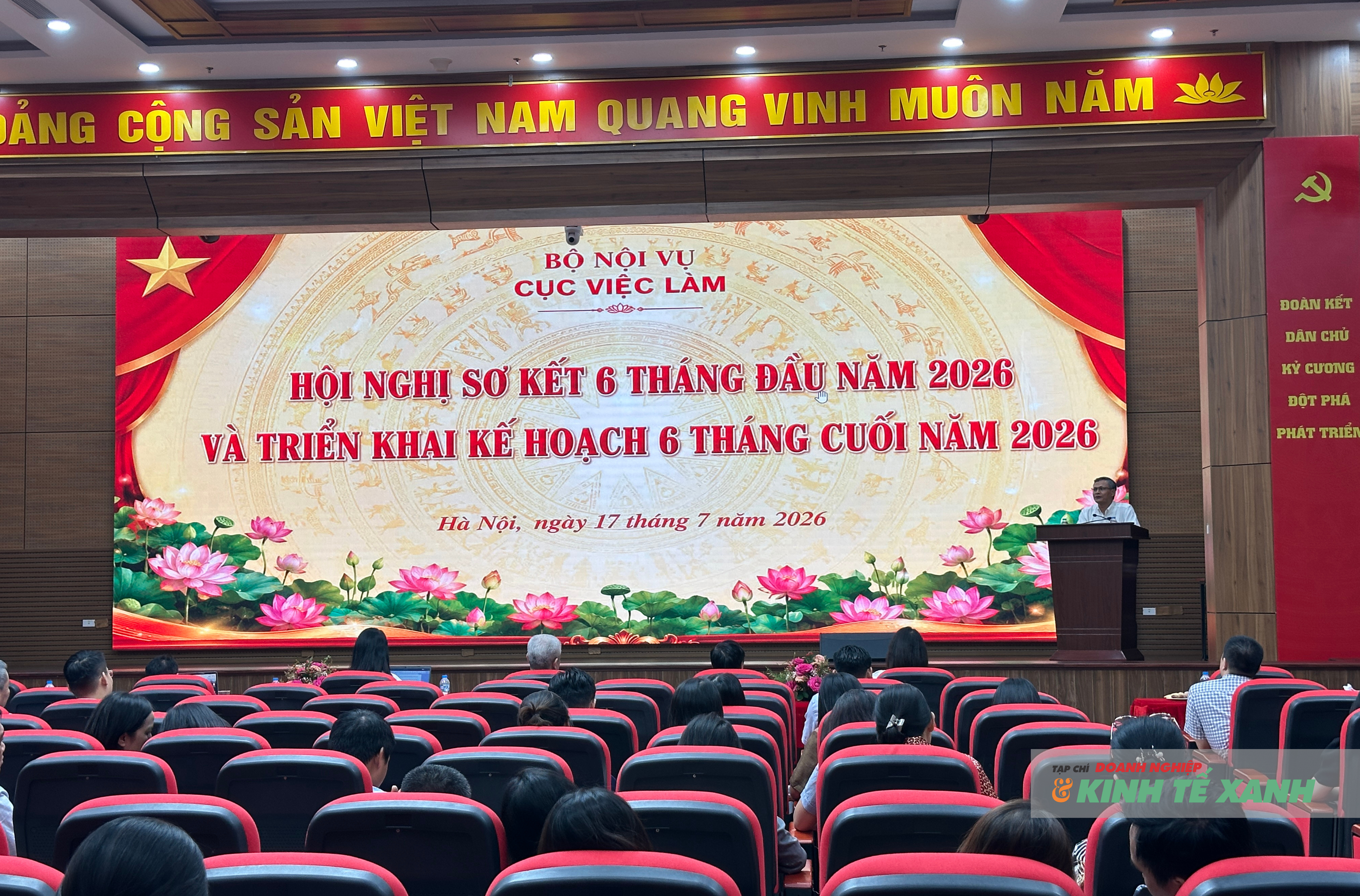 Toàn cảnh Hội nghị sơ kết công tác 6 tháng đầu năm và triển khai nhiệm vụ 6 tháng cuối năm 2026 của Cục Việc làm (Bộ Nội vụ).