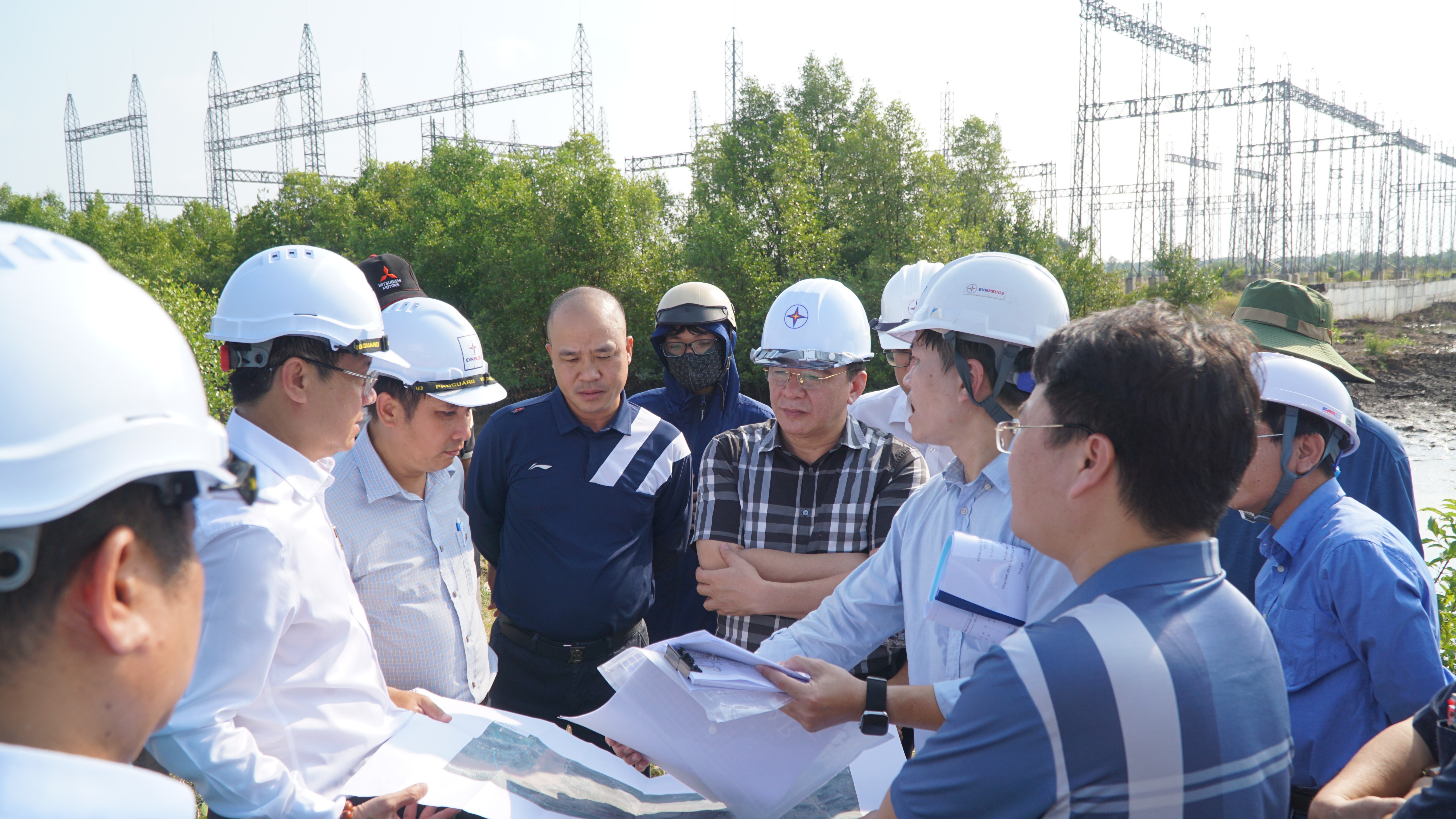 Hơn 700 công trình đóng điện, EVNSPC vượt chỉ tiêu 2025: Bí quyết từ tư duy quản trị “đi trước một bước”