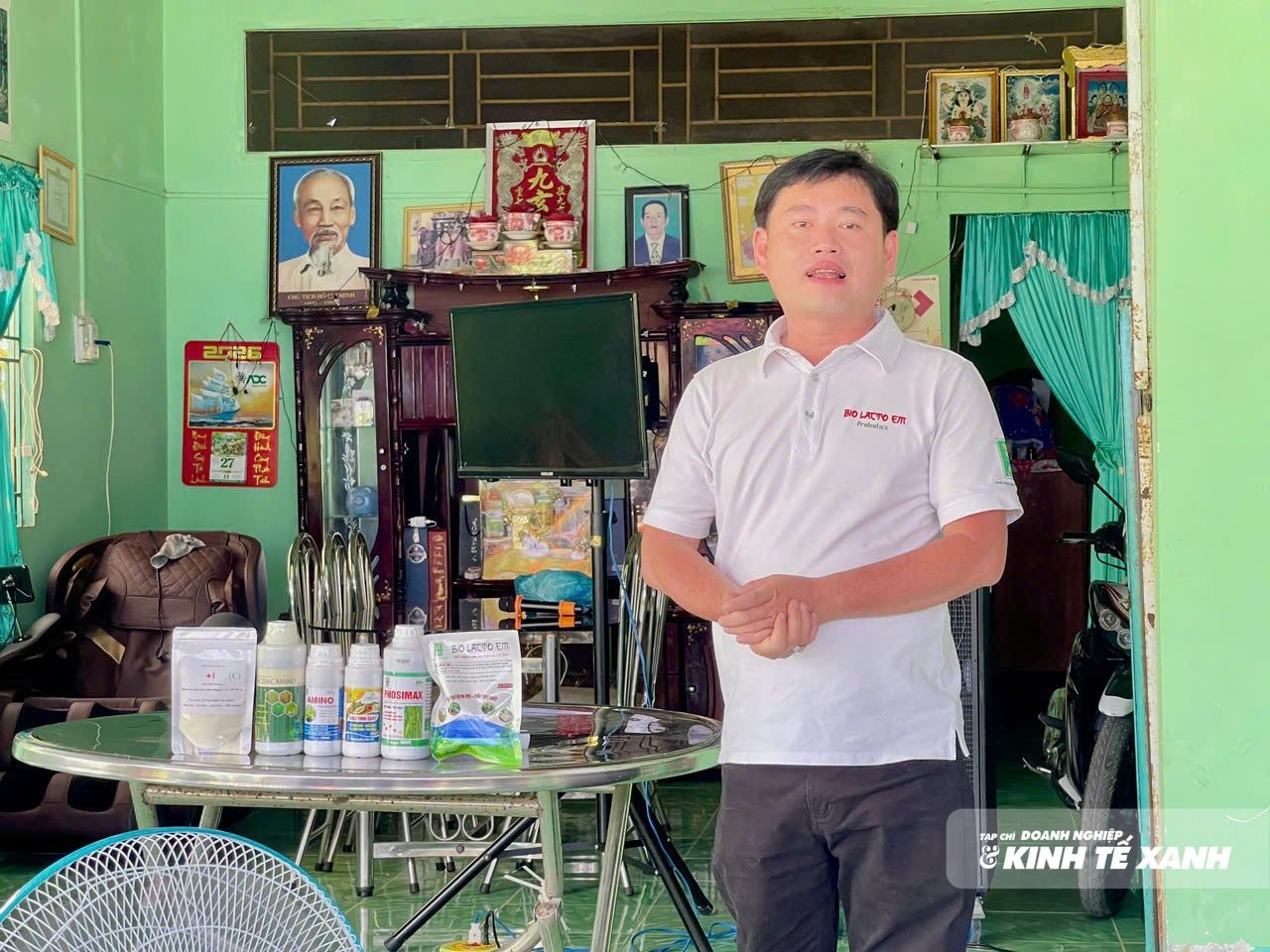 Nông dân hưởng lợi từ mô hình lúa ứng dụng chế phẩm sinh học Bio Lacto EM