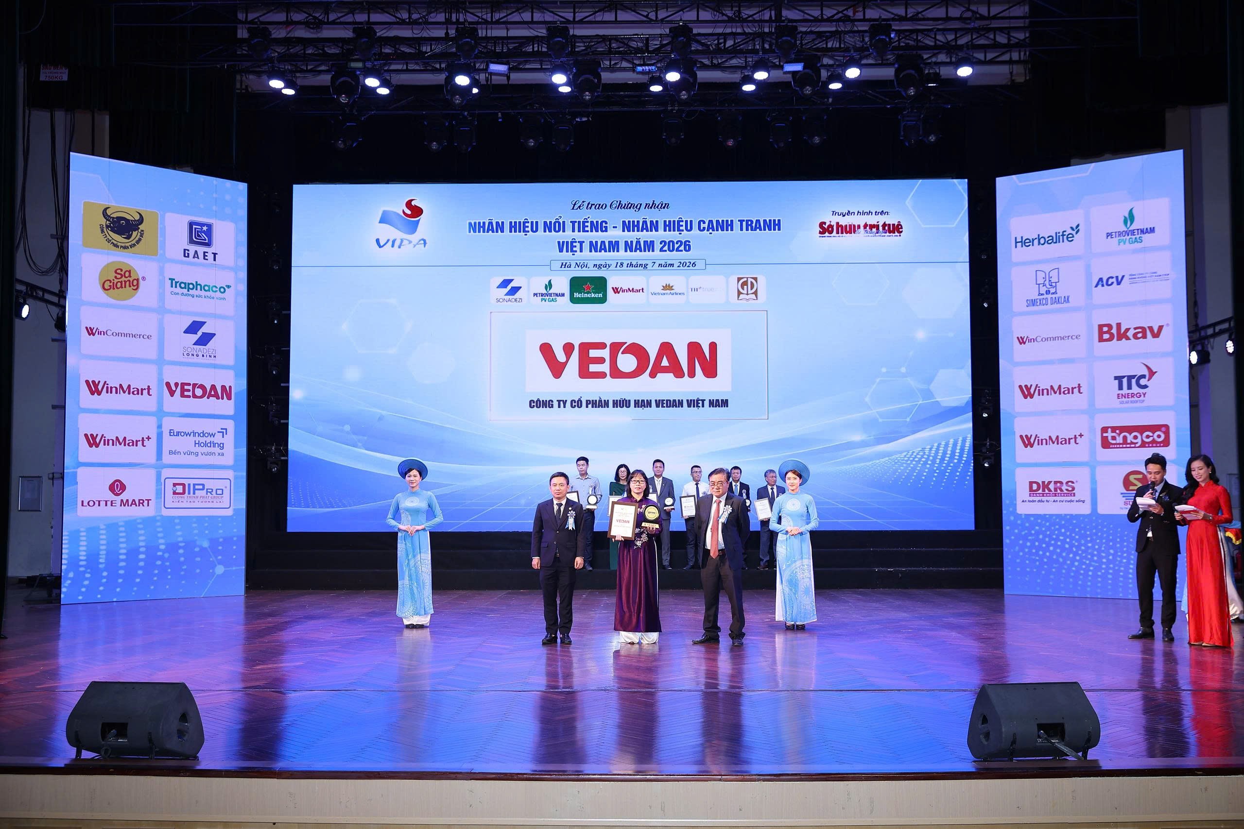 Vedan Việt Nam 11 năm liên tiếp đạt Top 10 Nhãn hiệu Nổi tiếng Việt Nam - Ảnh 2