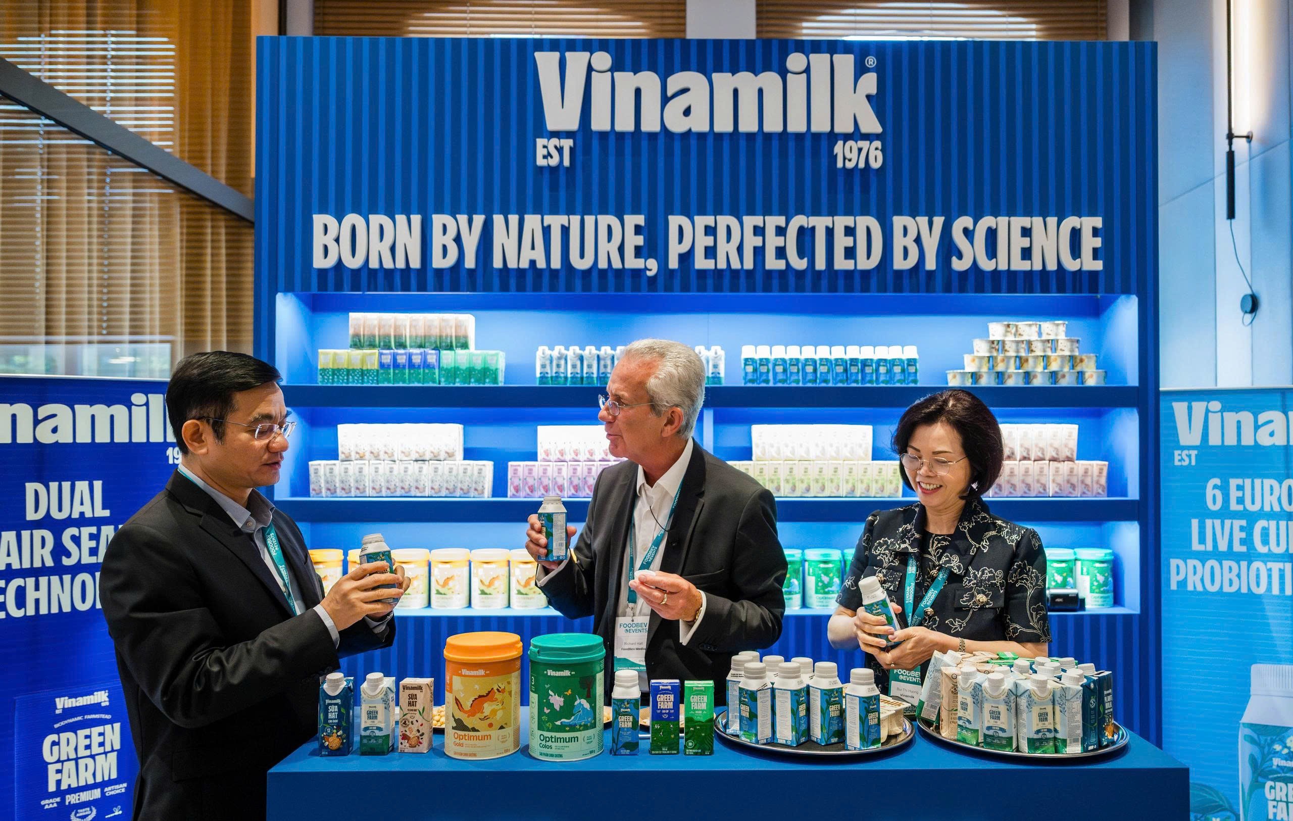 Vinamilk: 50 năm vun đắp niềm tin, kiến tạo thương hiệu tỷ USD - Ảnh 1