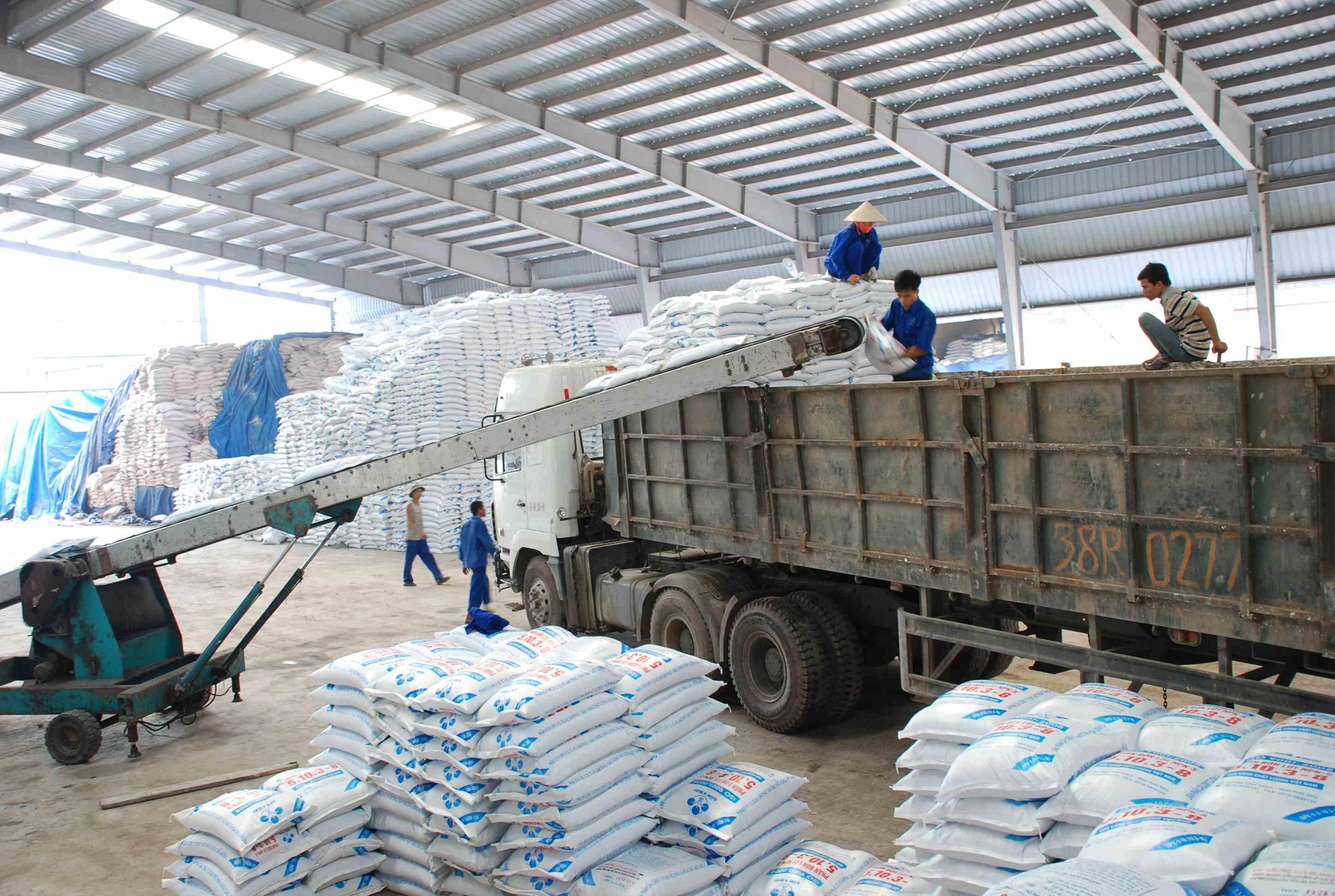 Đề xuất giảm thuế xuất khẩu ba mặt hàng phân bón về 0%. (Ảnh minh hoạ)