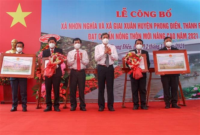 vna-potal-can-tho-cong-nhan-2-xa-thuoc-huyen-phong-dien-dat-chuan-nong-thon-moi-nang-cao-5767129-1636735131.jpg