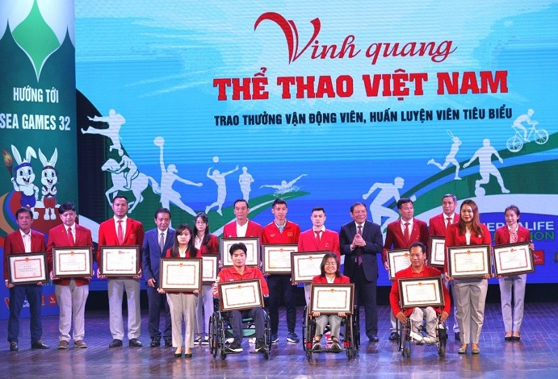 vinh-quang-1679359596.jpg