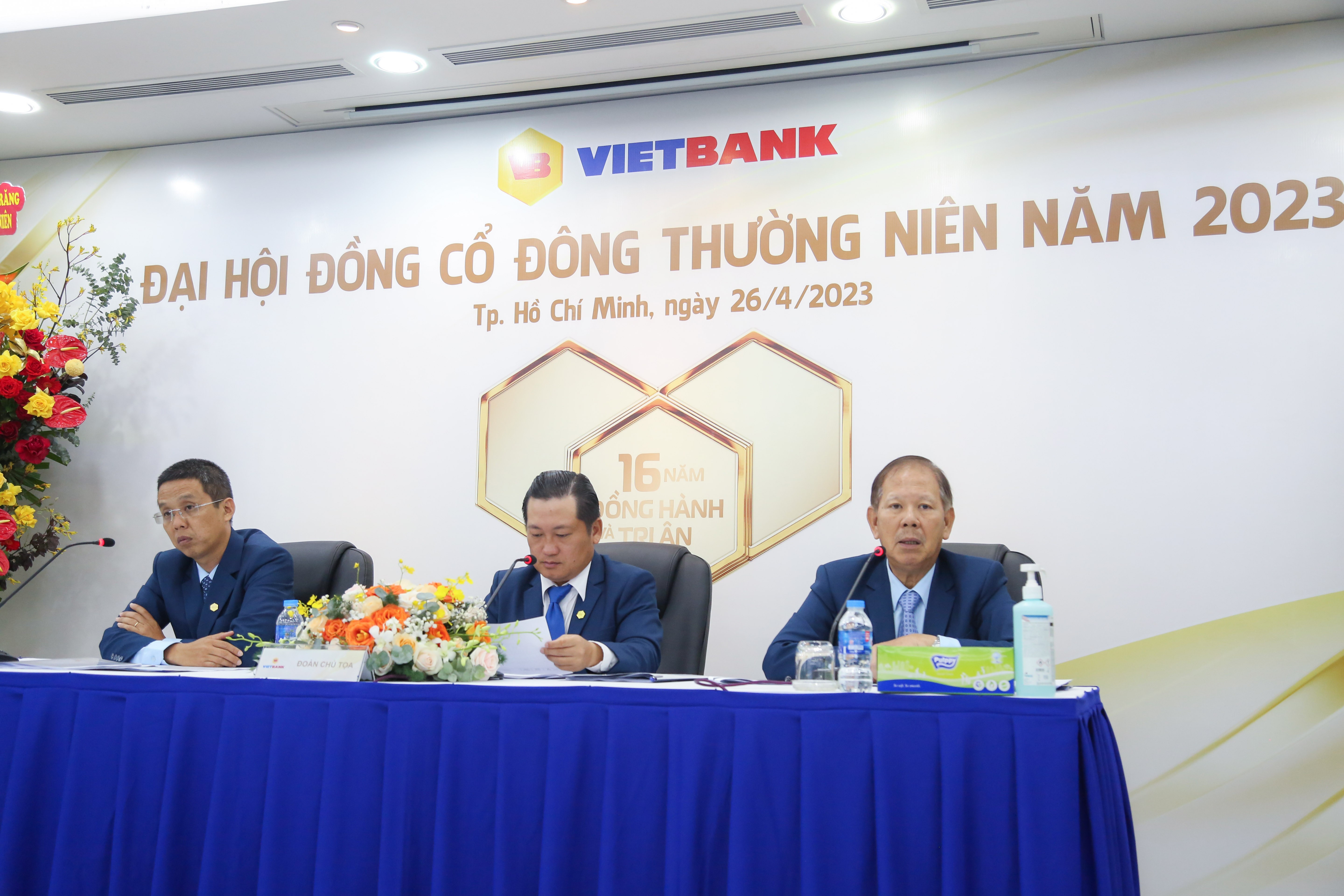 hinh-2-dhdcd-vietbank-2023-1682564263.jpg