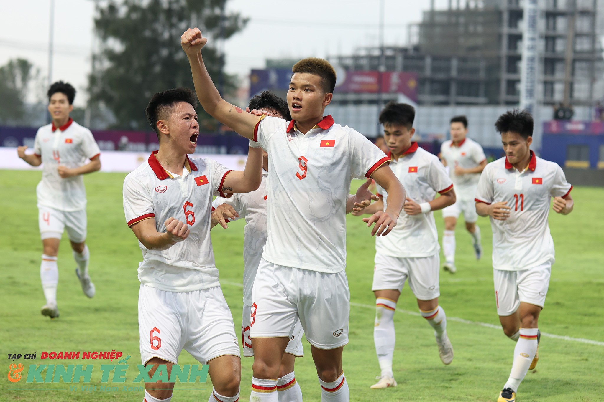 Chiến thắng U22 Singapore 3-1, U22 Việt Nam đứng đầu Bảng B SEA Games 32