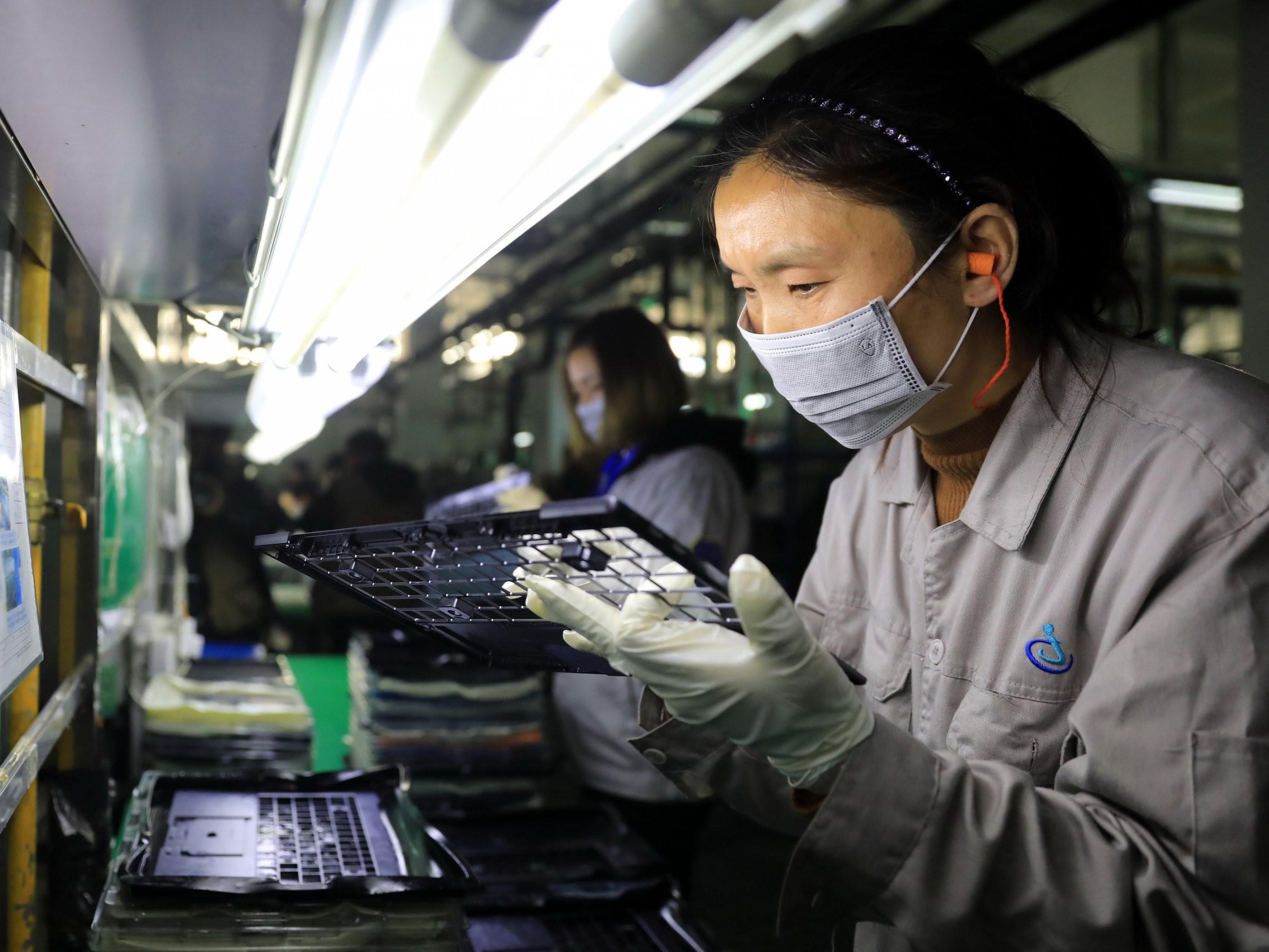 china-laptop-factory-production-1689670613.png