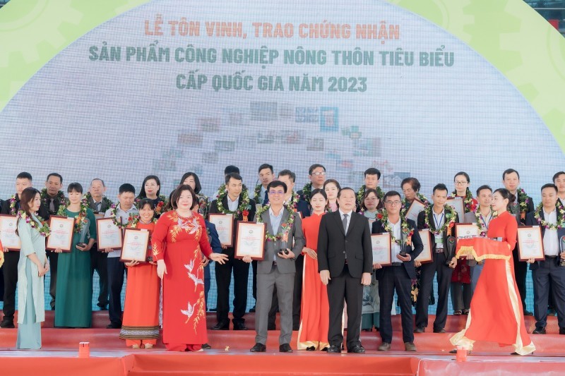 ong-nguyen-van-dung-giam-doc-cong-ty-thuc-pham-co-co-viet-nam-1702725687.jpg