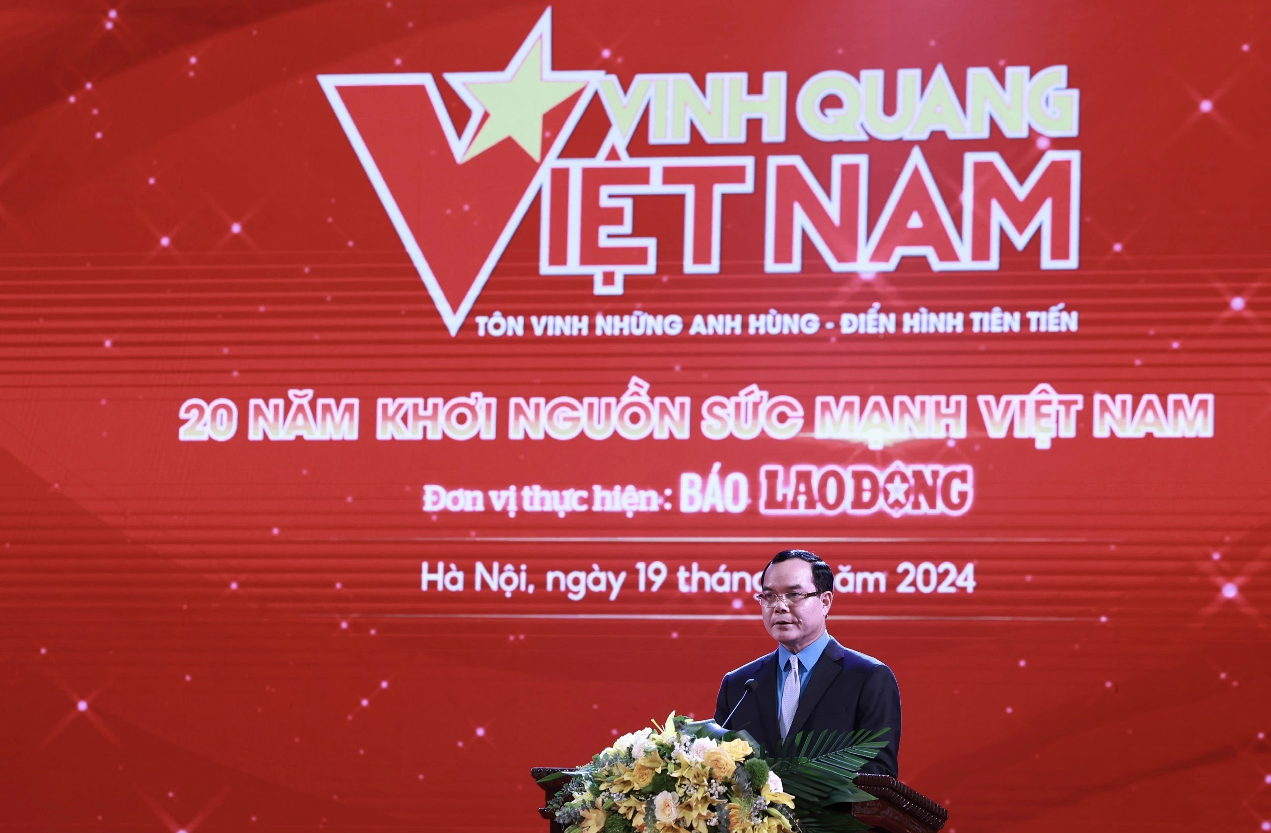 vinh-quang-viet-nam-02-1716121516.jpg