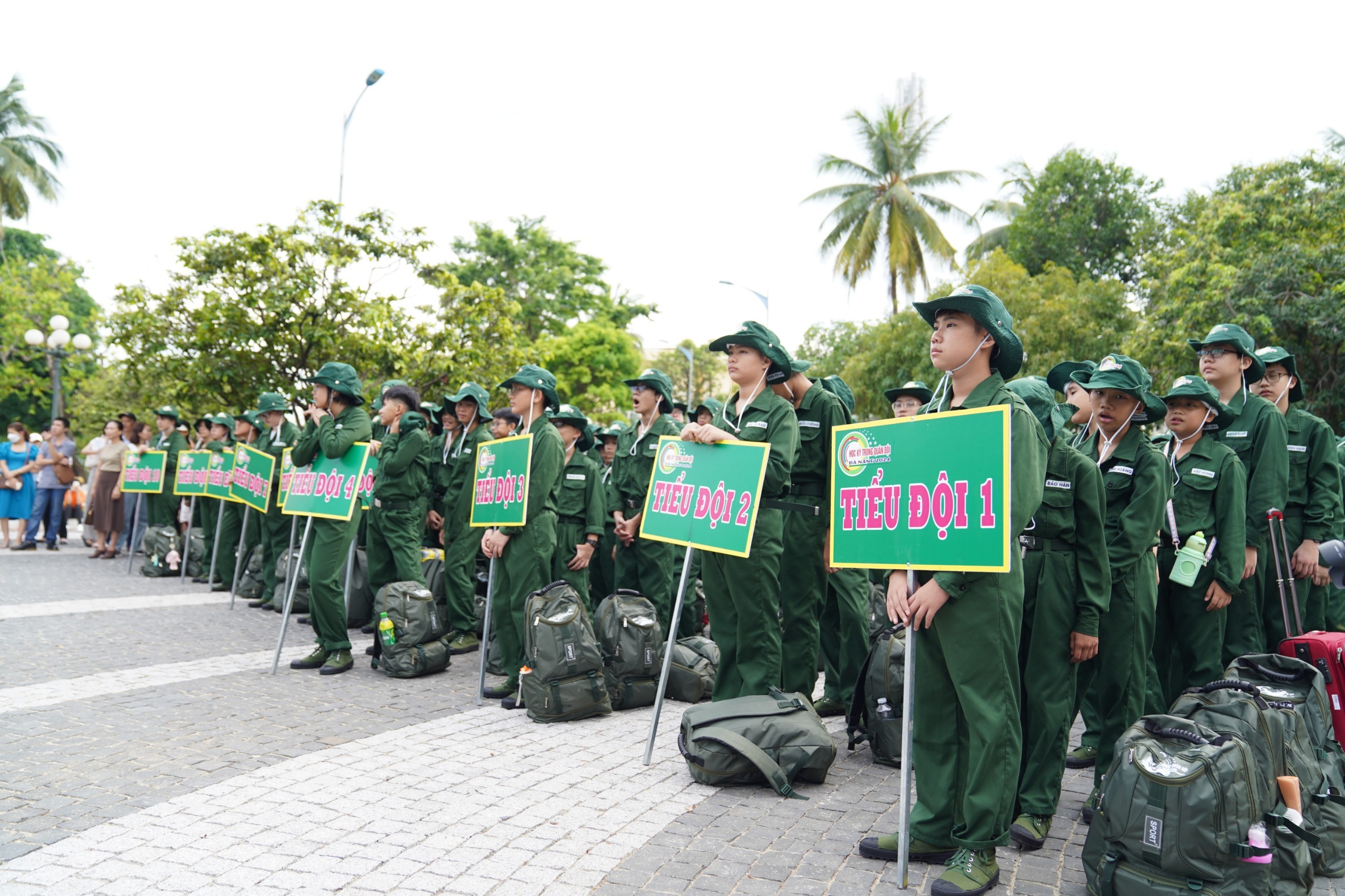 chuong-trinh-hoc-ky-trong-quan-doi-duoc-to-chuc-hang-nam-danh-rieng-cho-cac-ban-thanh-thieu-nhi-trong-do-tuoi-11-den-16-tuoi-anh-cap-vuong-1717832514.jpg