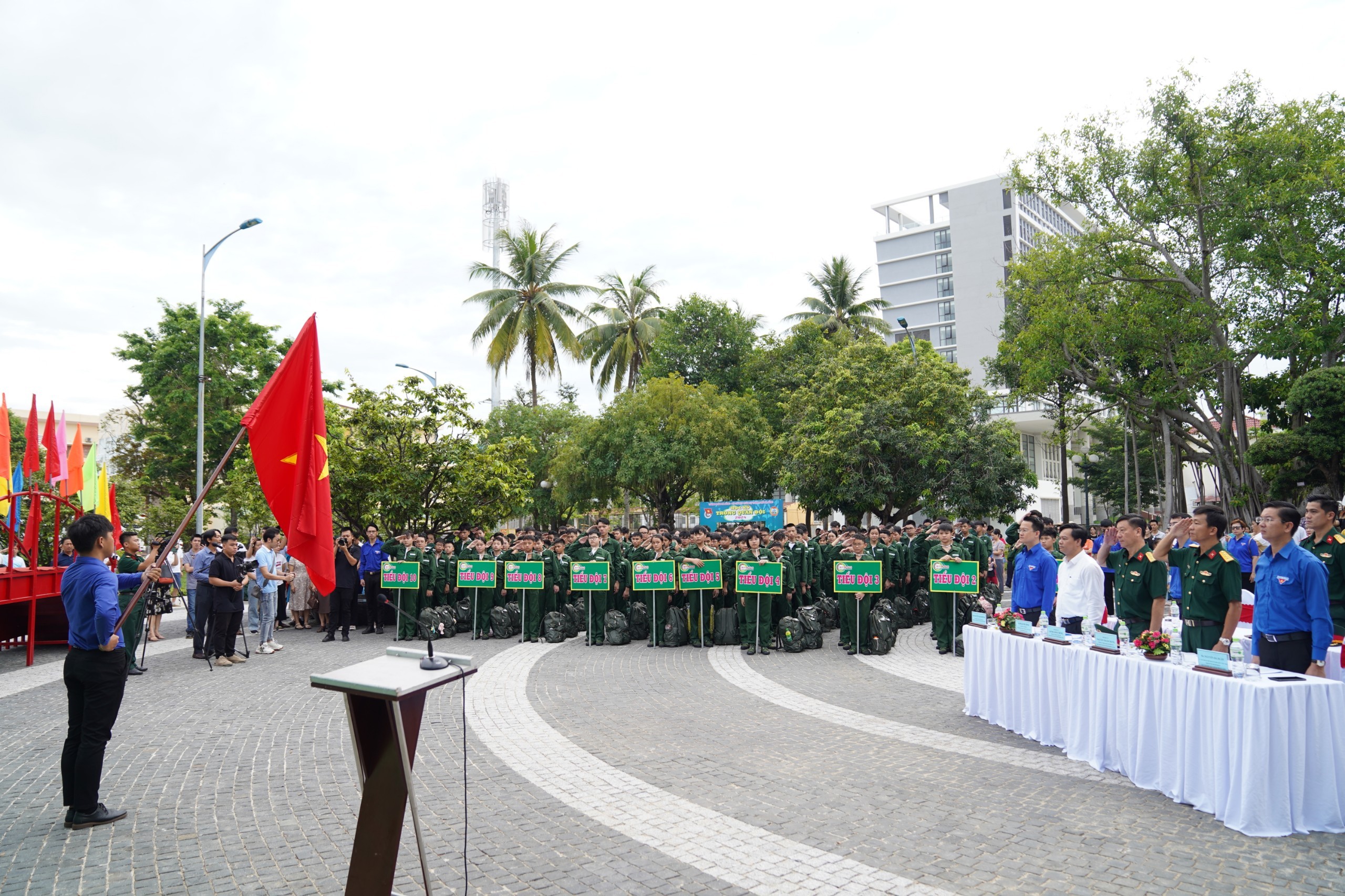 sang-86-thanh-doan-da-nang-phoi-hop-voi-bo-chi-huy-quan-su-thanh-pho-da-nang-to-chuc-le-xuat-quan-chuong-trinh-hoc-ky-trong-quan-doi-dot-1-nam-2024-1717832472.jpg