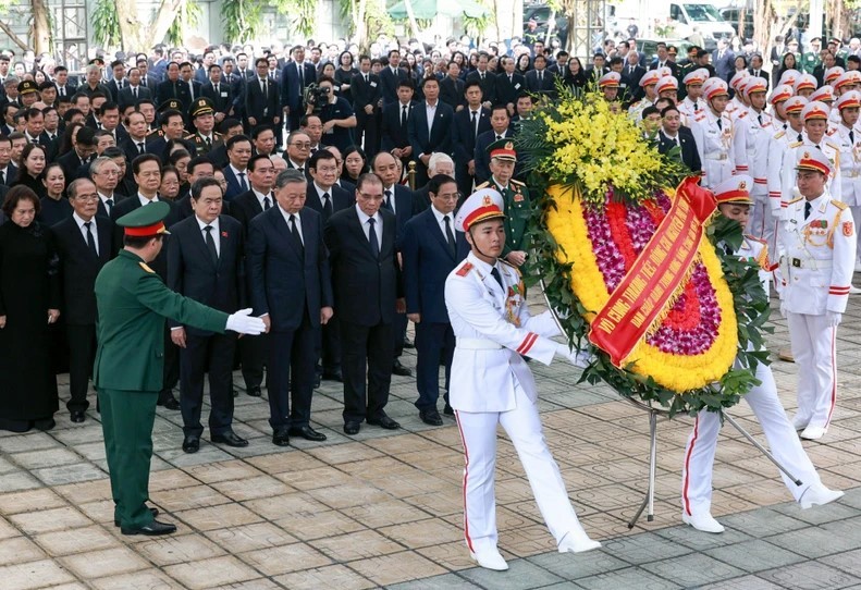 nguoi-dan-tiec-thuong-tong-bi-thu-nguyen-phu-trong-7-1721882717.jpg