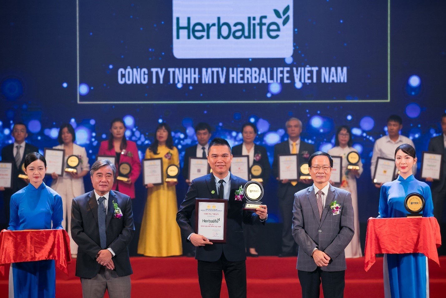 herbalife-top-10-nhan-hieu-noi-tieng-vn-2-1723797471.jpg