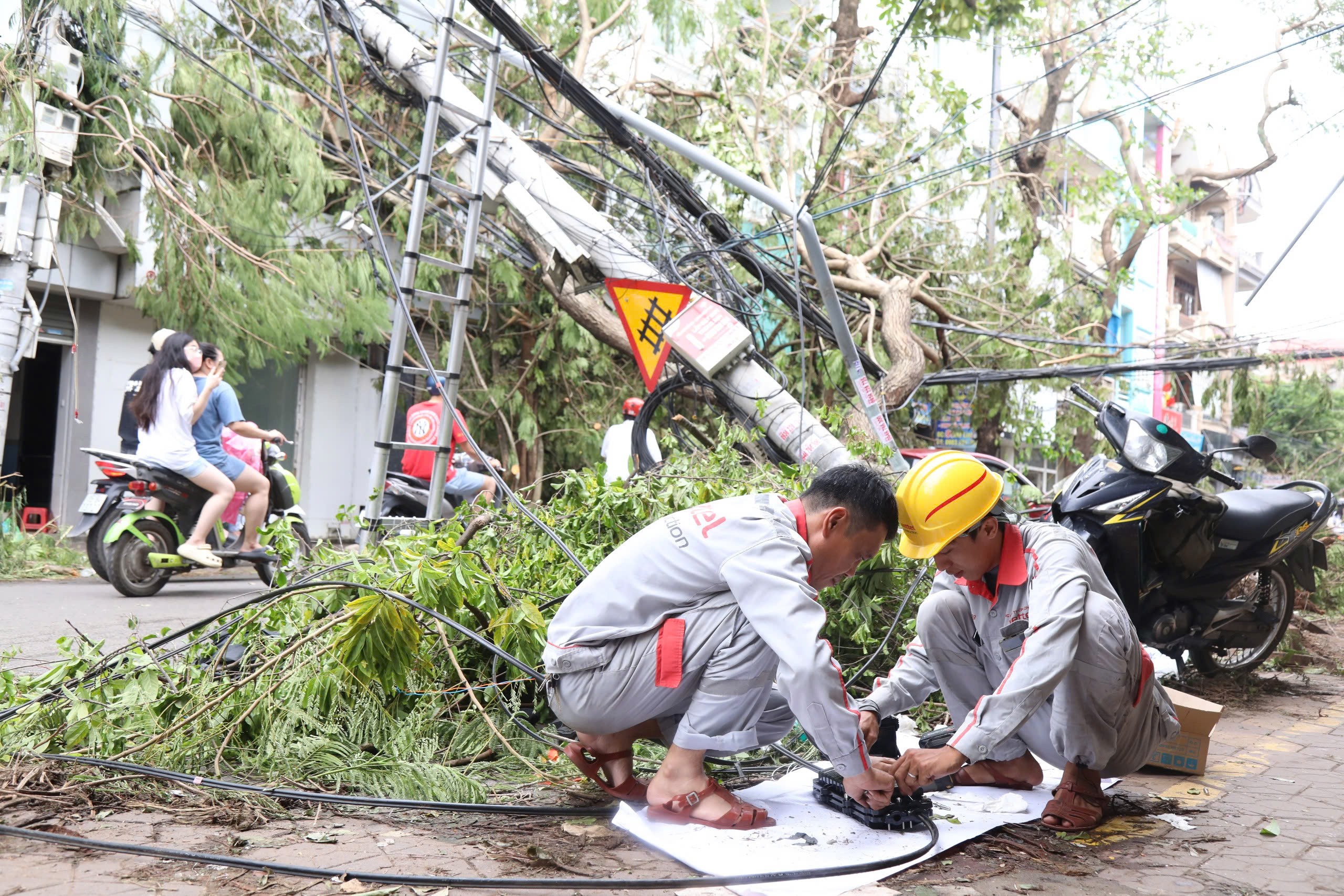 viettel-trang-dem-khong-de-trang-song-bao-so-3-yagi-4-1726097381.jpg