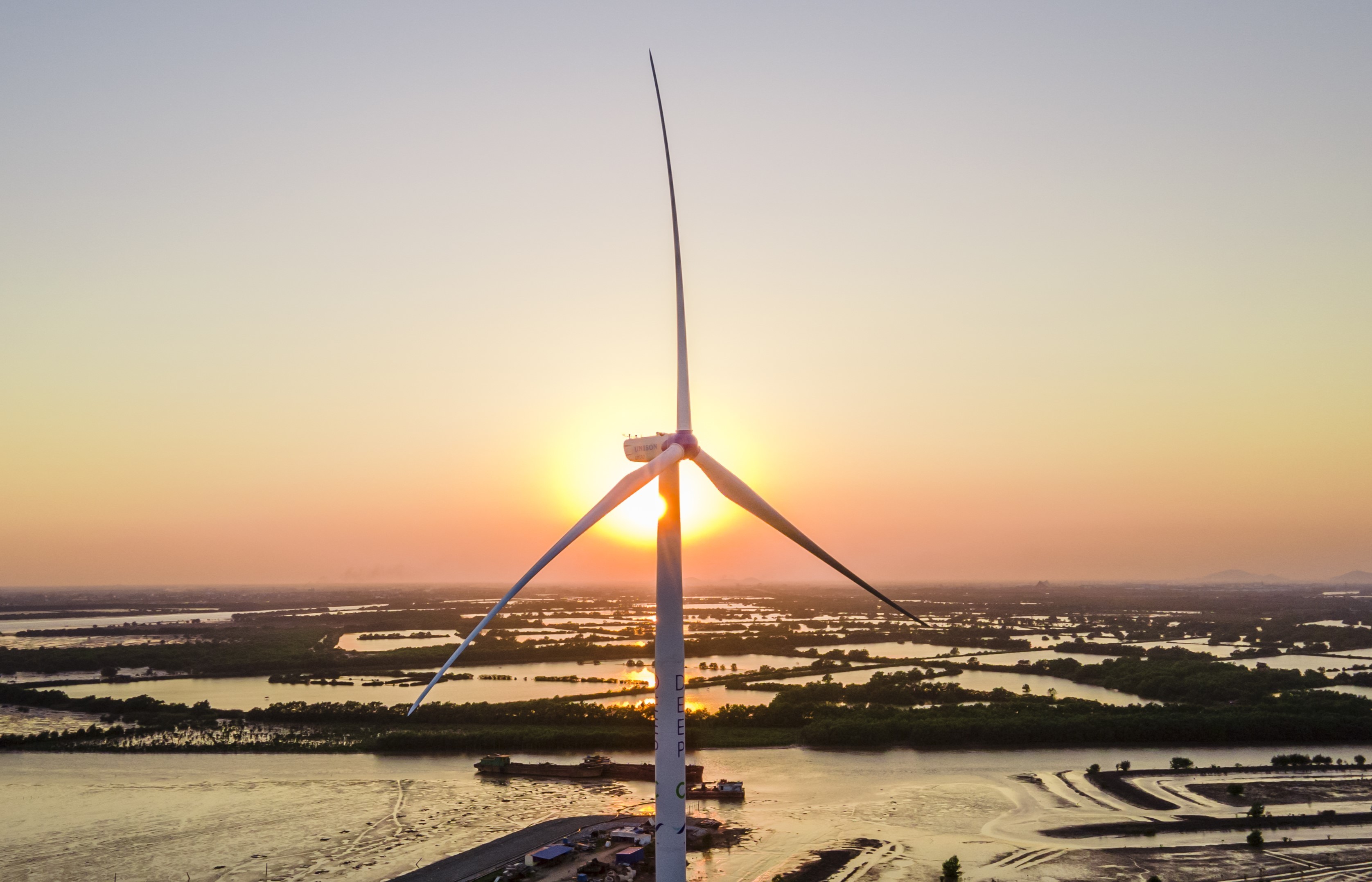 deep-c-wind-turbine-1726801881.JPG