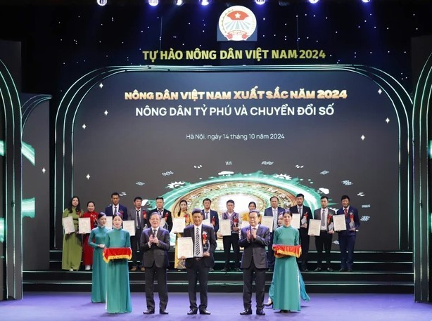 nong-dan-viet-nam-xuat-sac-7-1728953429.jpg