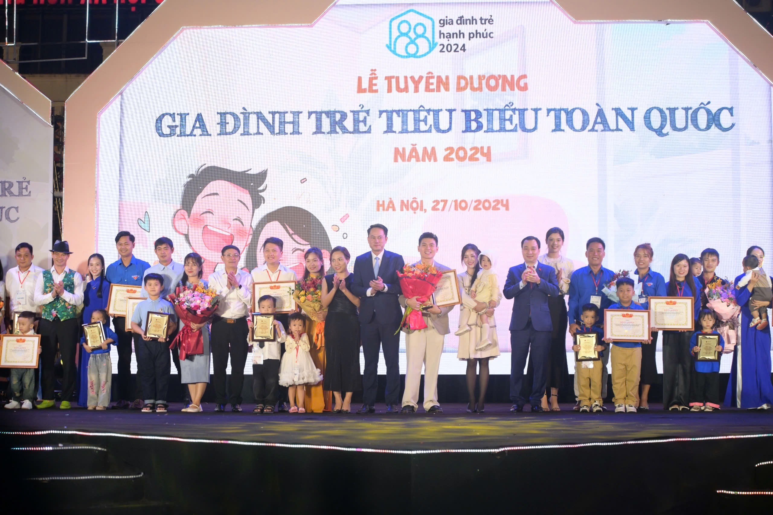 gia-dinh-tre-dnktx1-1730114469.JPG