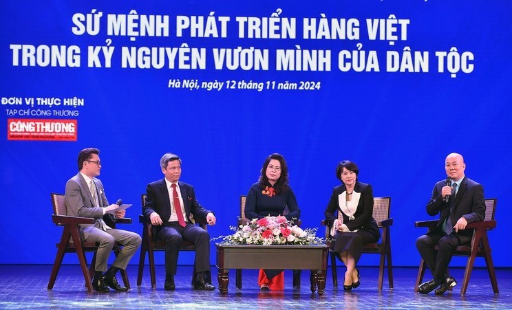 nguoi-viet-dung-hang-viet-2-1731401044.jpg