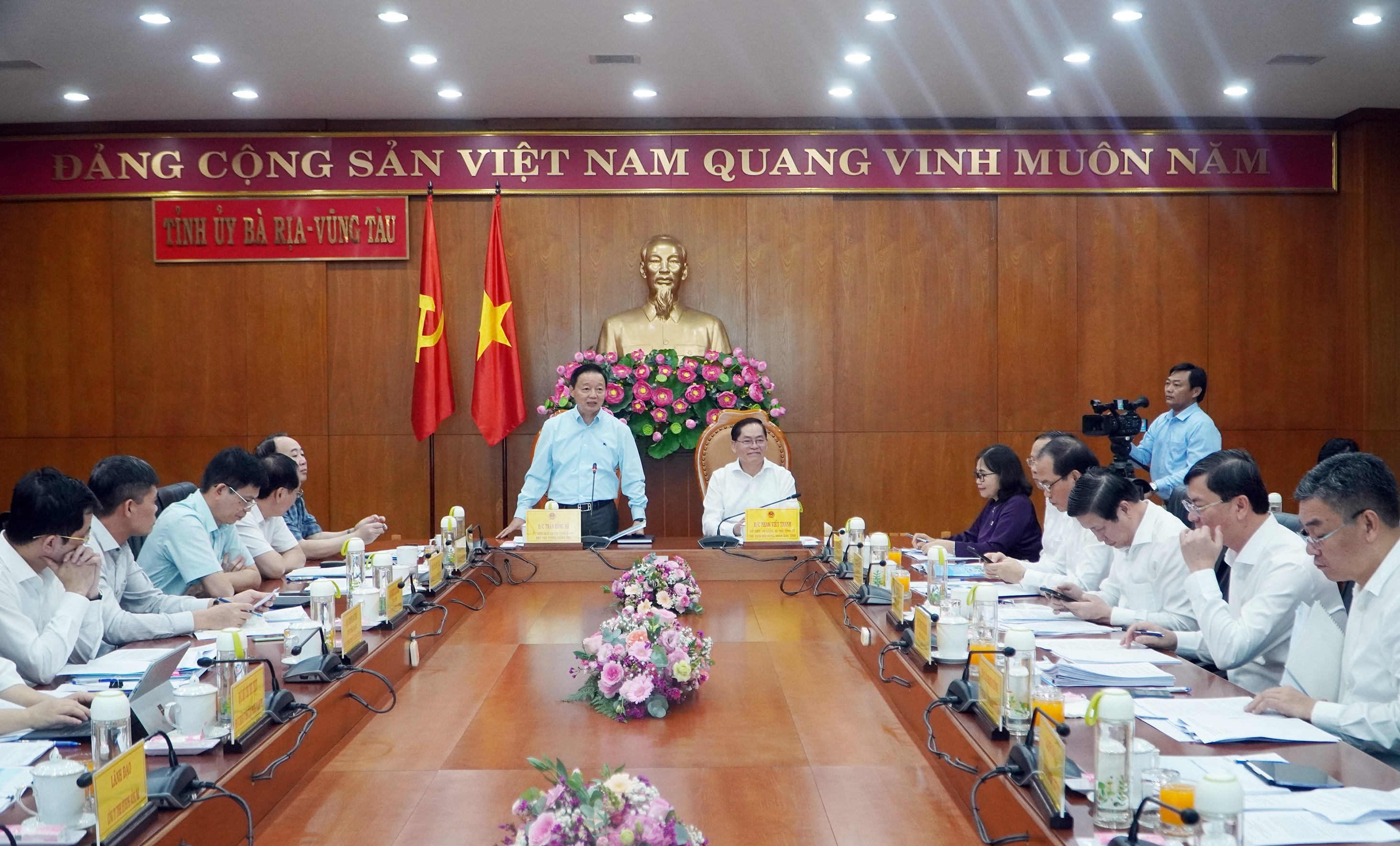 pho-thu-tuong-pham-hong-ha-lam-viec-tai-vung-tau-2-1731573853.jpg