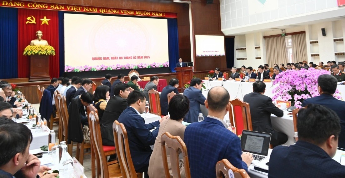 thu-tuong-lam-viec-tai-quang-nam-4-1739059012.jpg