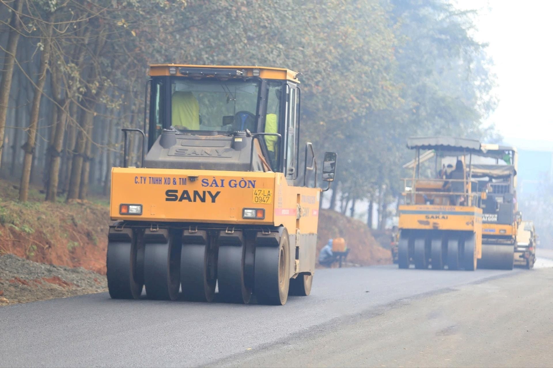 nha-thau-thi-cong-tinh-lo-2-tren-dia-ban-tinh-dak-nong-1741508953.jpg