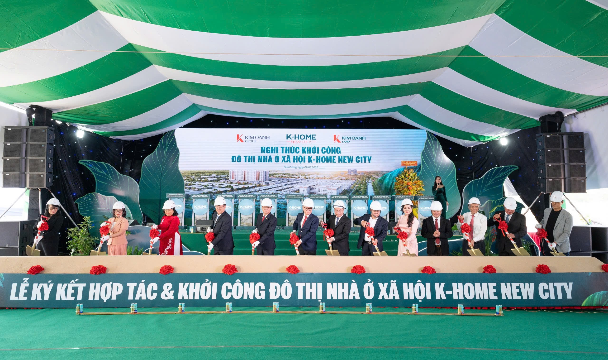 lanh-dao-bo-xay-dung-lanh-dao-tinh-binh-duong-cung-ban-lanh-dao-kim-oanh-group-thuc-hien-nghi-thuc-xuc-cat-khoi-cong-du-an-k-home-new-city-1741548842.jpg