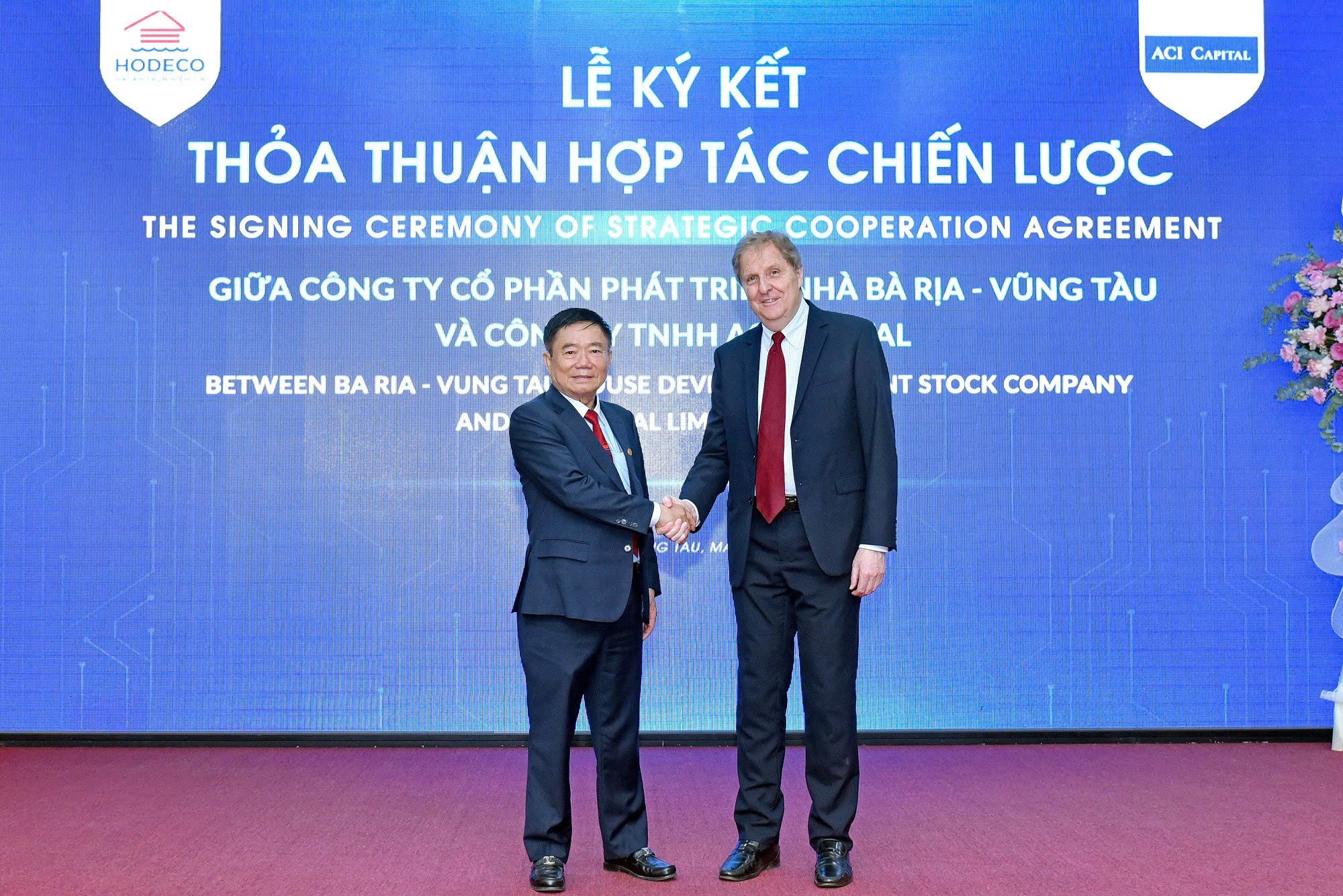 Ông Đoàn Hữu Thuận- Chủ tịch HĐQT. HODECO và ông Robert Harold Hughes- Chủ tịch ACI Capital.