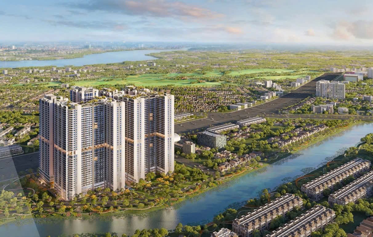 Theo ông Nguyễn Văn Đạt - Chủ tịch HĐQT Công ty Cổ phần Phát triển Bất động sản Phát Đạt cho rằng, Bình Dương và Bà Rịa - Vũng Tàu là 2 thị trường trọng điểm được Phát Đạt ưu tiên đầu tư từ rất sớm. Trước khi có thông tin sáp nhập với Thành phố Hồ Chí Minh, Bình Dương đã được đánh giá là khu vực có tiềm năng sinh lời vượt trội nhờ vị trí liền kề Thành phố Hồ Chí Minh, cơ sở hạ tầng phát triển, dân cư có thu nhập cao cùng quy trình pháp lý minh bạch, nhanh chóng. Giá bất động sản tại Bình Dương hiện vẫn còn thấp, chỉ bằng chưa đến một nửa so với Thành phố Hồ Chí Minh, trong khi dư địa tăng giá còn rất lớn. Chủ tịch Phát Đạt cho biết, gần đây doanh nghiệp hiện triển khai song song hai phương thức tiếp cận linh hoạt là mua đất sạch và tham gia đấu thầu lựa chọn nhà đầu tư. Nhờ đó, Phát Đạt đã nhanh chóng mở rộng quy mô sở hữu đất đai tại nhiều địa phương trong cả nước như Thành phố Hồ Chí Minh, Bình Định, Đà Nẵng… đạt mức cao nhất trong lịch sử phát triển của mình. Nổi bật là quỹ đất hơn 500 hecta tại Thành phố Hồ Chí Minh mở rộng sau sáp nhập. Hiện, Phát Đạt đang tập trung phát triển các dự án trọng điểm của mình. Trong đó, nổi bật là khu công nghệ cao rộng 32 ha tại TP. Dĩ An (Bình Dương), một dự án chiến lược thể hiện cam kết đầu tư dài hạn vào các đô thị vệ tinh năng động quanh Thành phố Hồ Chí Minh. Chia sẻ về các dự án của công ty, ông Đạt cho hay, dự án Quy Nhơn Iconic đang ghi nhận kết quả bán hàng tích cực, hứa hẹn tạo ra dòng tiền lớn trong ngắn hạn, giúp công ty tất toán toàn bộ khoản vay lớn vào năm 2026. Bên cạnh đó, dự án Thuận An 1 & 2 đang trong quá trình chuẩn bị hợp tác cùng đối tác nước ngoài nhằm tối ưu giá trị và hiệu quả khai thác. Trong khi dự án Serenity Phước Hải, khu nghỉ dưỡng Côn Đảo và khu đô thị Như Nguyệt (Đà Nẵng) cũng đang trong giai đoạn hoàn tất thủ tục pháp lý để sớm đưa ra thị trường. Ngoài ra, Phát Đạt cũng tham gia phát triển dự án La Pura tại Bình Dương. Trước những cơ hội mới của thị trường, Phát Đạt đang tiến hành tái cấu trúc toàn diện, ưu tiên củng cố tài chính, hệ thống kiểm soát nội bộ và cơ chế vận hành linh hoạt, sẵn sàng bứt phá khi thị trường phục hồi. Đặc biệt, Phát Đạt xem công nghệ là động lực tăng trưởng then chốt cho sự phát triển bền vững. Công ty đã chủ động ứng dụng công nghệ vào chuỗi giá trị phát triển nhằm nâng cao hiệu quả, minh bạch và trải nghiệm khách hàng. Hơn nữa, Phát Đạt cũng đẩy mạnh hợp tác với nhiều đối tác chiến lược cả trong và ngoài nước. Một nhà đầu tư nước ngoài lớn đã thiết lập mối quan hệ hợp tác toàn diện với công ty, không chỉ trong lĩnh vực bất động sản mà còn mở rộng sang các ngành dịch vụ khác. Với 6 dự án chủ lực trong tay, Phát Đạt đặt mục tiêu thu dòng tiền từ 8.000 đến 10.000 tỷ đồng thông qua hoạt động bán hàng và hợp tác đầu tư trong năm nay và năm sau. Với nguồn lực này, doanh nghiệp có đủ khả năng thanh toán toàn bộ các khoản vay lớn, qua đó tạo nền tảng tài chính vững vàng cho chu kỳ tăng trưởng tiếp theo.