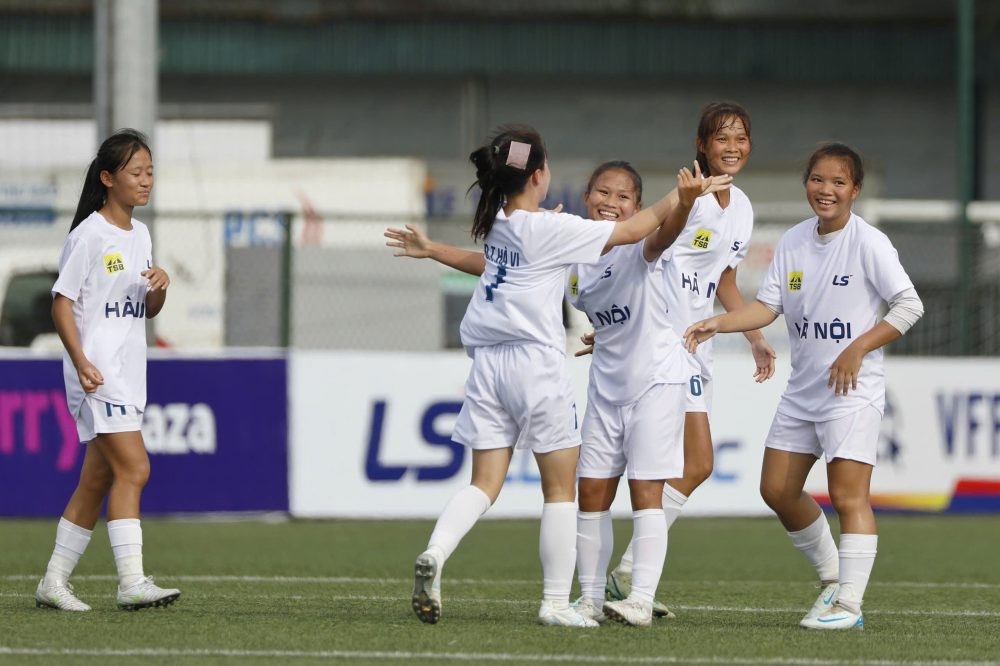 U16 nữ Hà Nội giành chiến thắng đậm 5-0 trước U16 nữ Sơn La