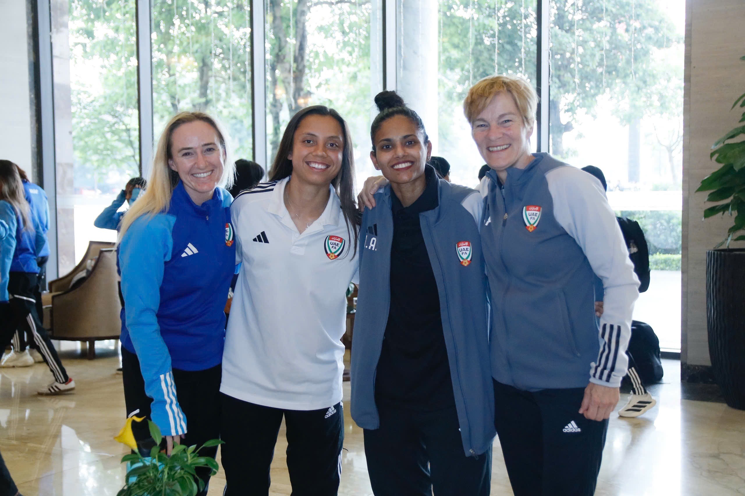 Các cầu thủ và Ban Huấn luyện đội tuyển nữ UAE rất thoải mái và vui vẻ sau một hành trình dài
