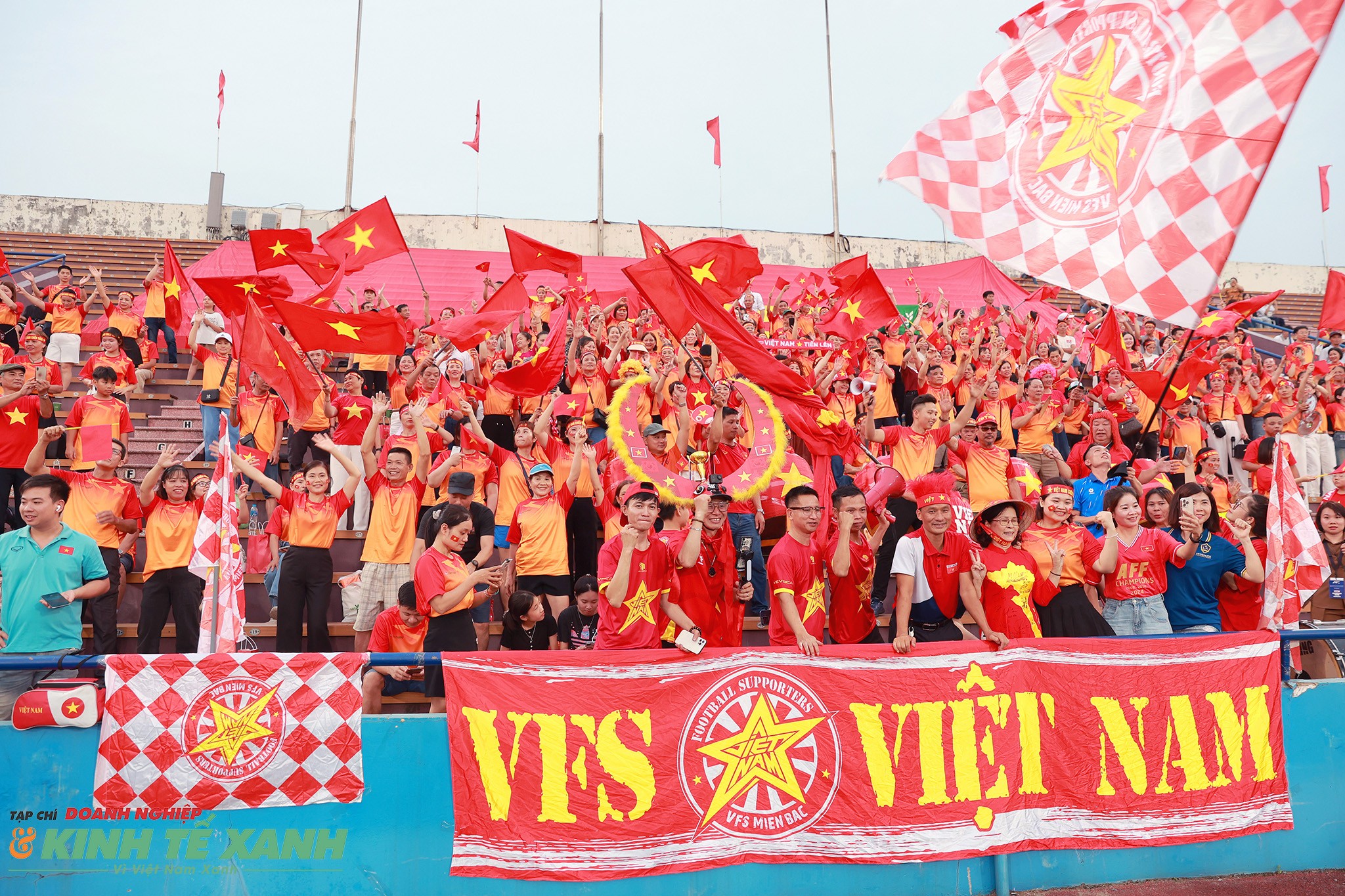 Hội cổ động viên VFS Miền Bắc luôn có mặt động viên, cổ vũ, khích lệ tinh thần các đội tuyển quốc gia thi đấu tại các giải đấu quốc tế