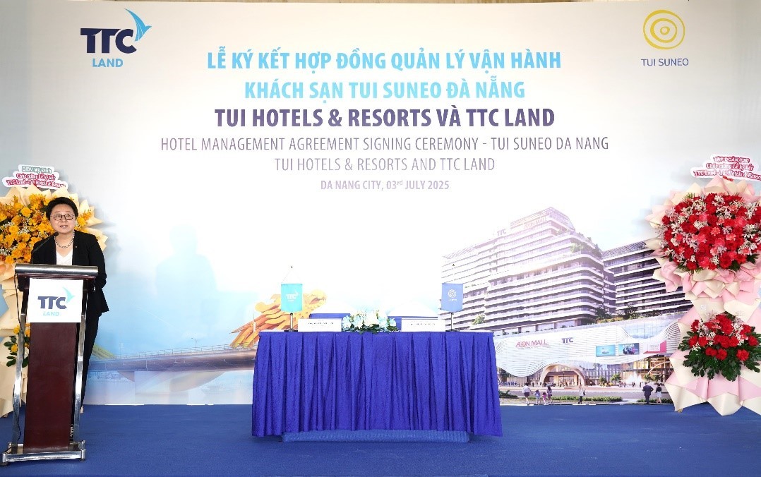 Tiến sĩ Huilian Duan - Tổng Giám đốc Điều hành TUI Hotels & Resorts khu vực Châu Á Thái Bình Dương chia sẻ: TUI SUNEO Đà Nẵng sẽ trở thành khách sạn mang thương hiệu TUI SUNEO đầu tiên tại Việt Nam được quản lý theo tiêu chuẩn quốc tế