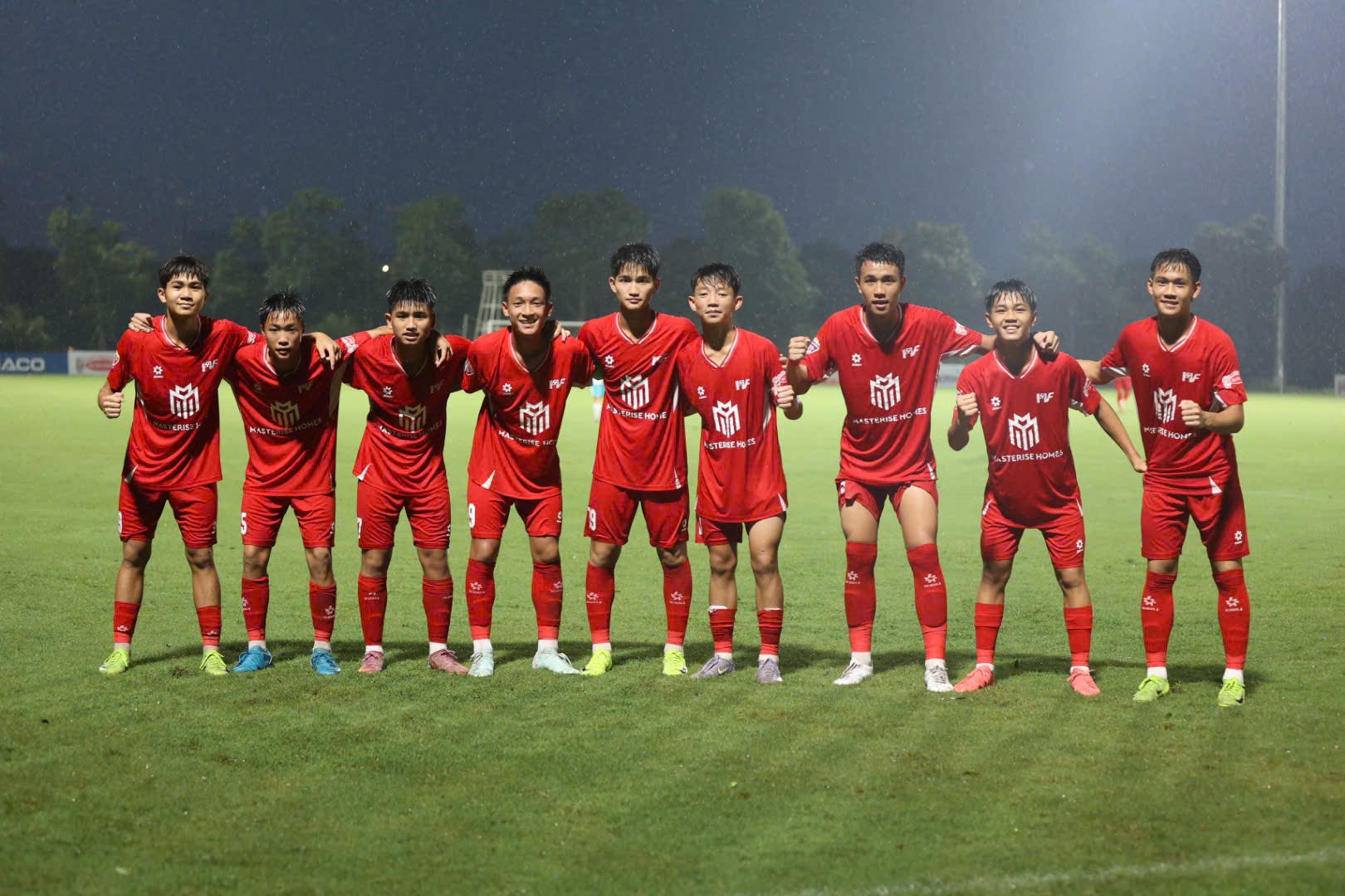 Đội chủ nhà U15 PVF giành chiến thắng sít sao 1-0 trước U15 SHB Đà Nẵng
