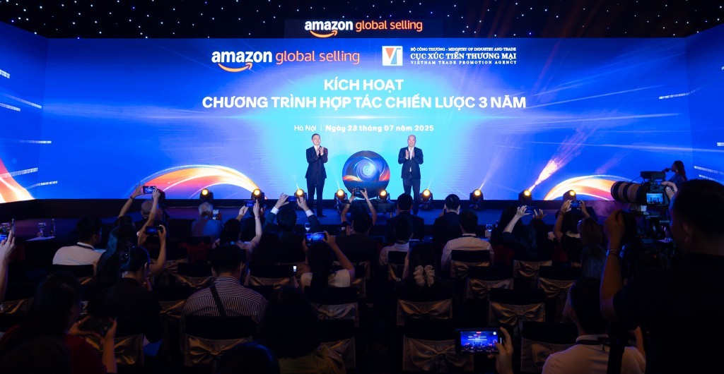 4-kich-hoat-hop-tac-chien-luoc-3-nam-giua-cuc-xuc-tien-thuong-mai-vietrade-bo-cong-thuong-va-amazon-global-selling-viet-nam20250723133154-1753351181.jpg