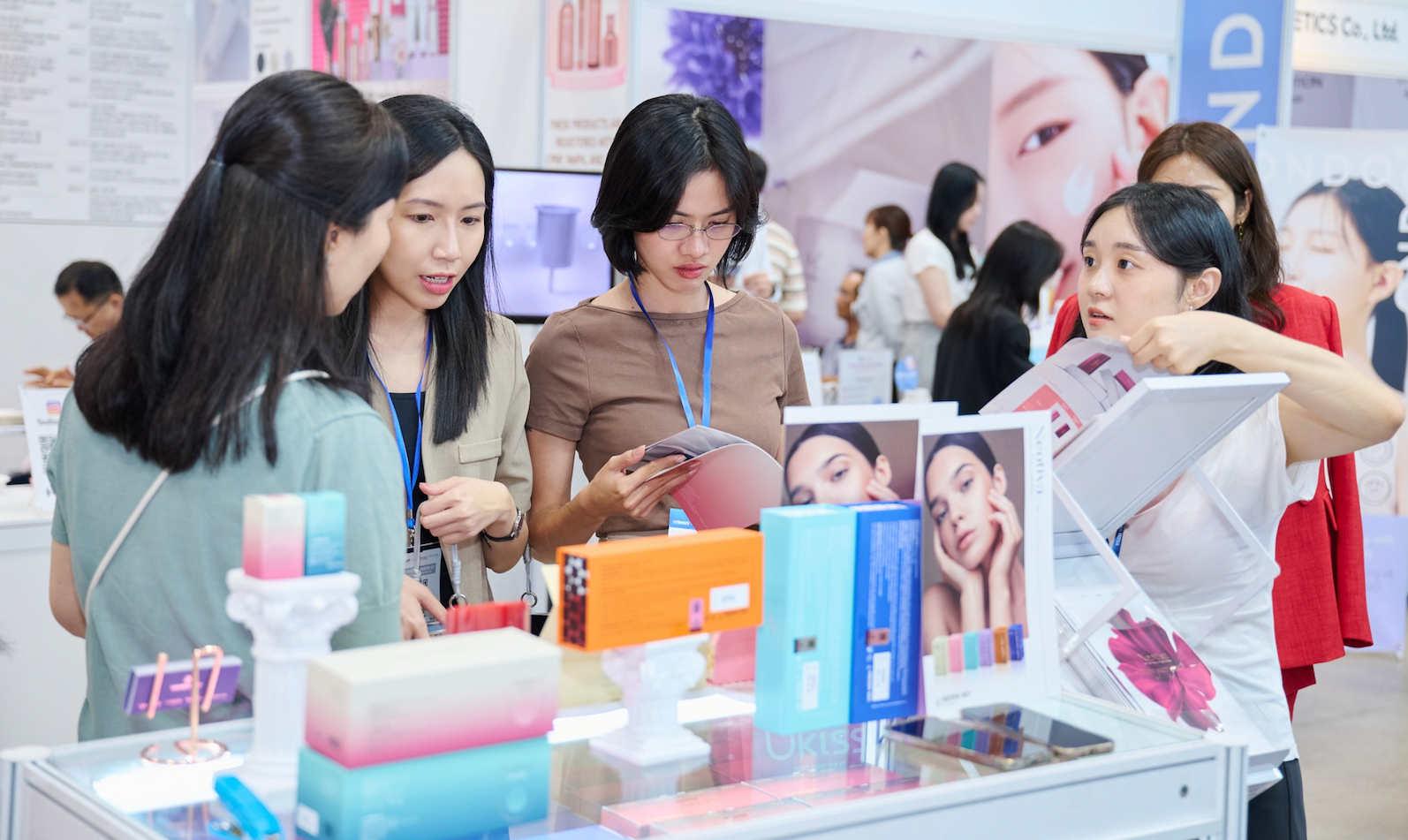 Vietbeauty & Cosmobeauté Vietnam 2025 chính là minh chứng điển hình cho một sự kiện không chỉ đi đầu về quy mô, mà còn tiên phong trong định hướng “vẻ đẹp toàn diện”, nơi sắc đẹp, tri thức bền vững và  nhân ái cùng song hành