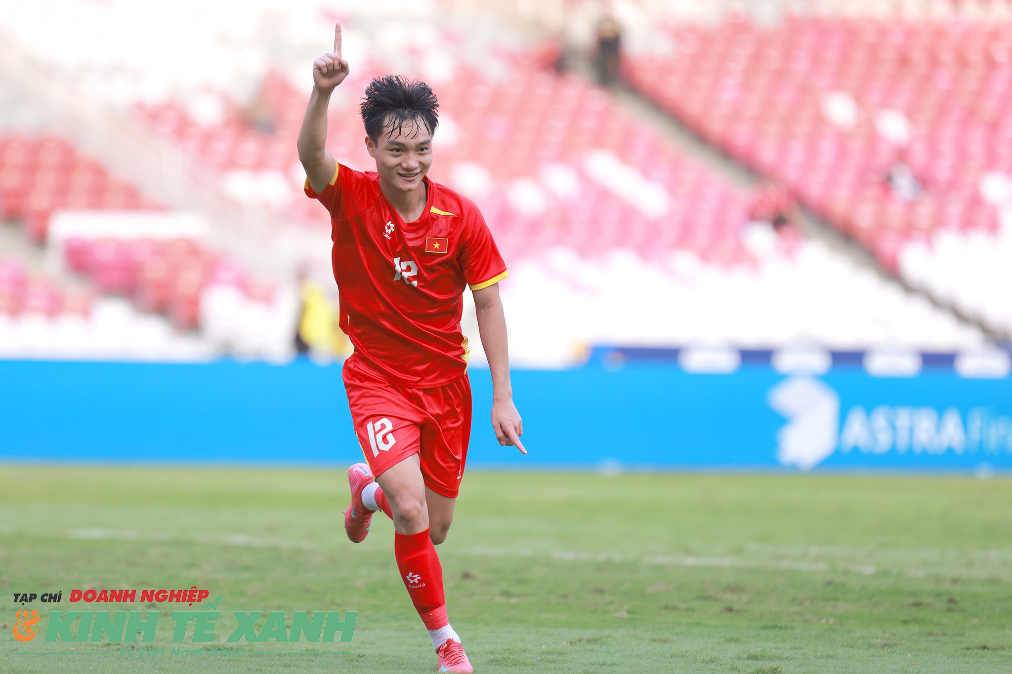 Xuân Bắc ghi bàn thắng giúp U23 Việt Nam lội ngược dòng, dẫn trước 2-1