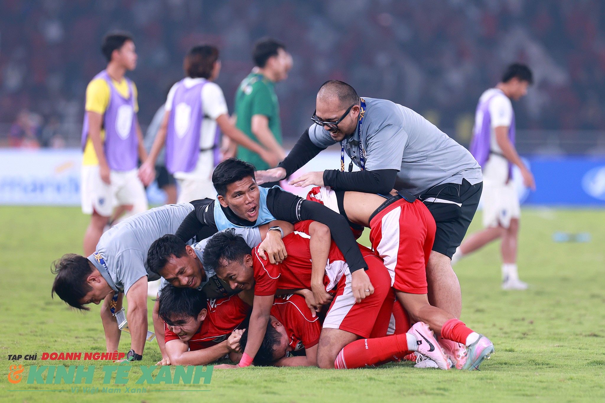 Thắng nghẹt thở Thái Lan trong loạt sút luân lưu, U23 Indonesia hẹn gặp U23 Việt Nam ở chung kết