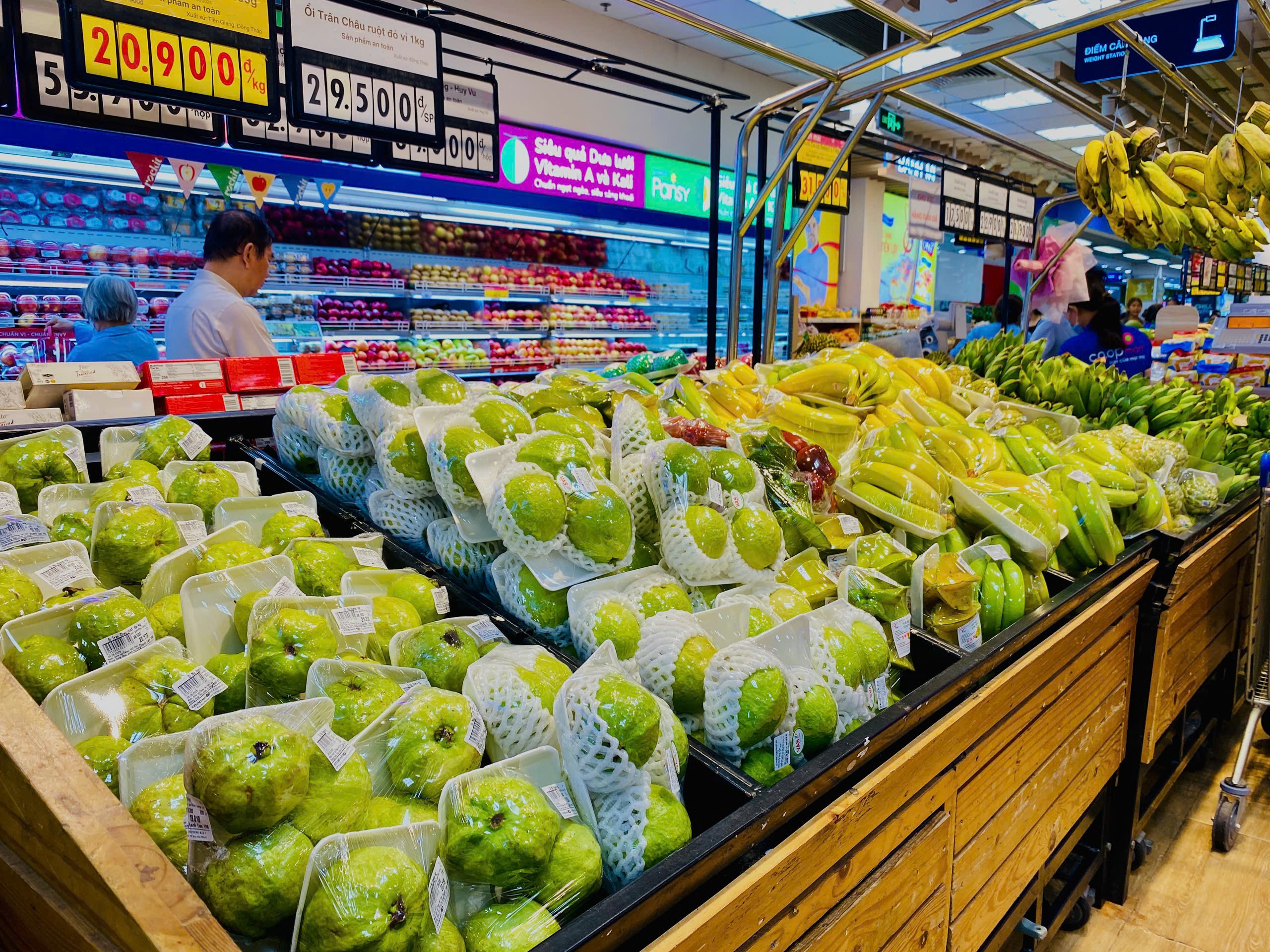 Mô hình hợp tác ba bên giữa nhà nước - doanh nghiệp - người tiêu dùng là yếu tố then chốt để thúc đẩy một nền thương mại công bằng, hiệu quả và có tính nhân văn.