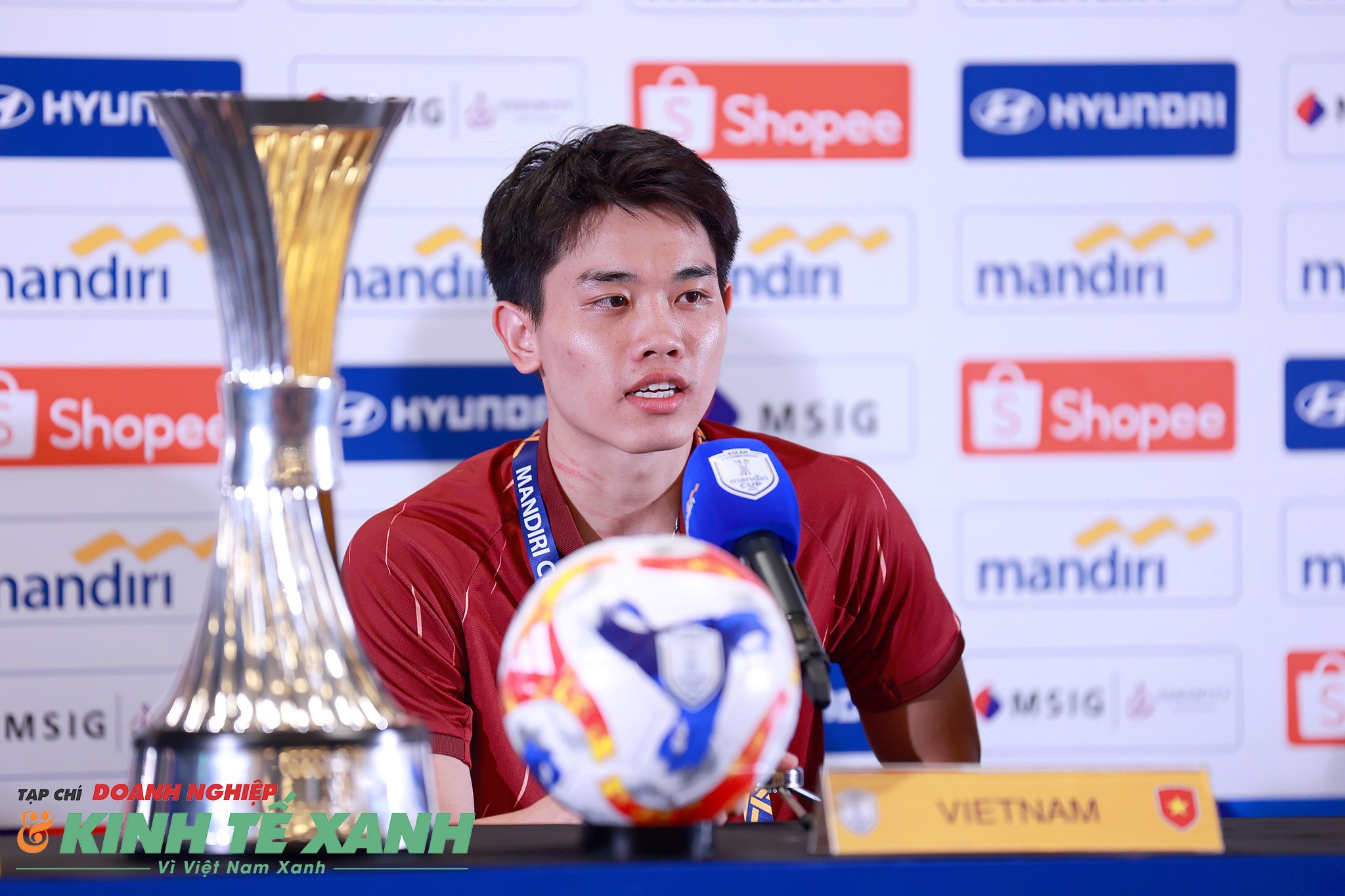 Cầu thủ xuất sắc nhất Mandiri Cup 2025 - tiền vệ Nguyễn Đình Bắc trả lời phỏng vấn
