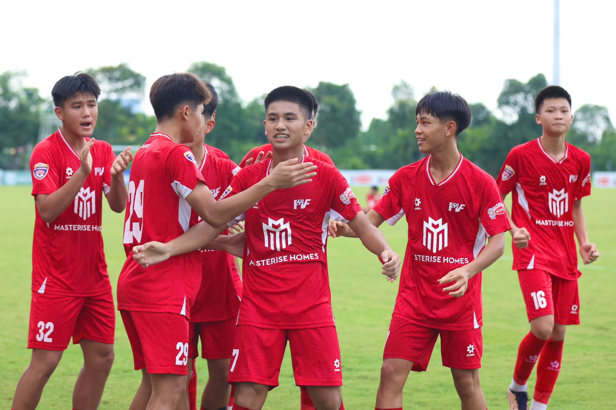 U15 PVF giành chiến thắng 2-0 trước U15 Hà Nội trong trận chung kết