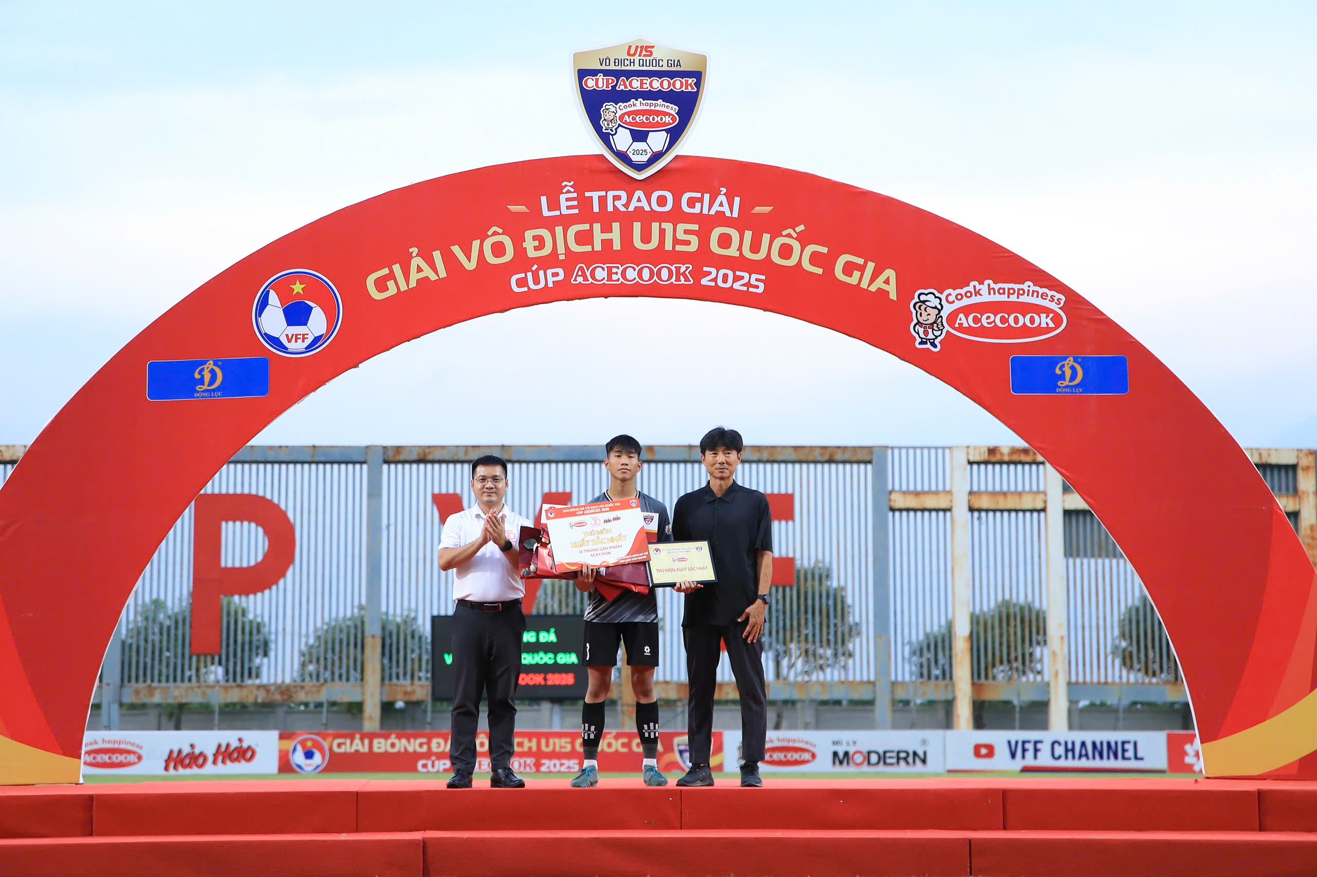 Thủ môn xuất sắc nhất: Lê Hoàng Gia Bảo, U15 PVF