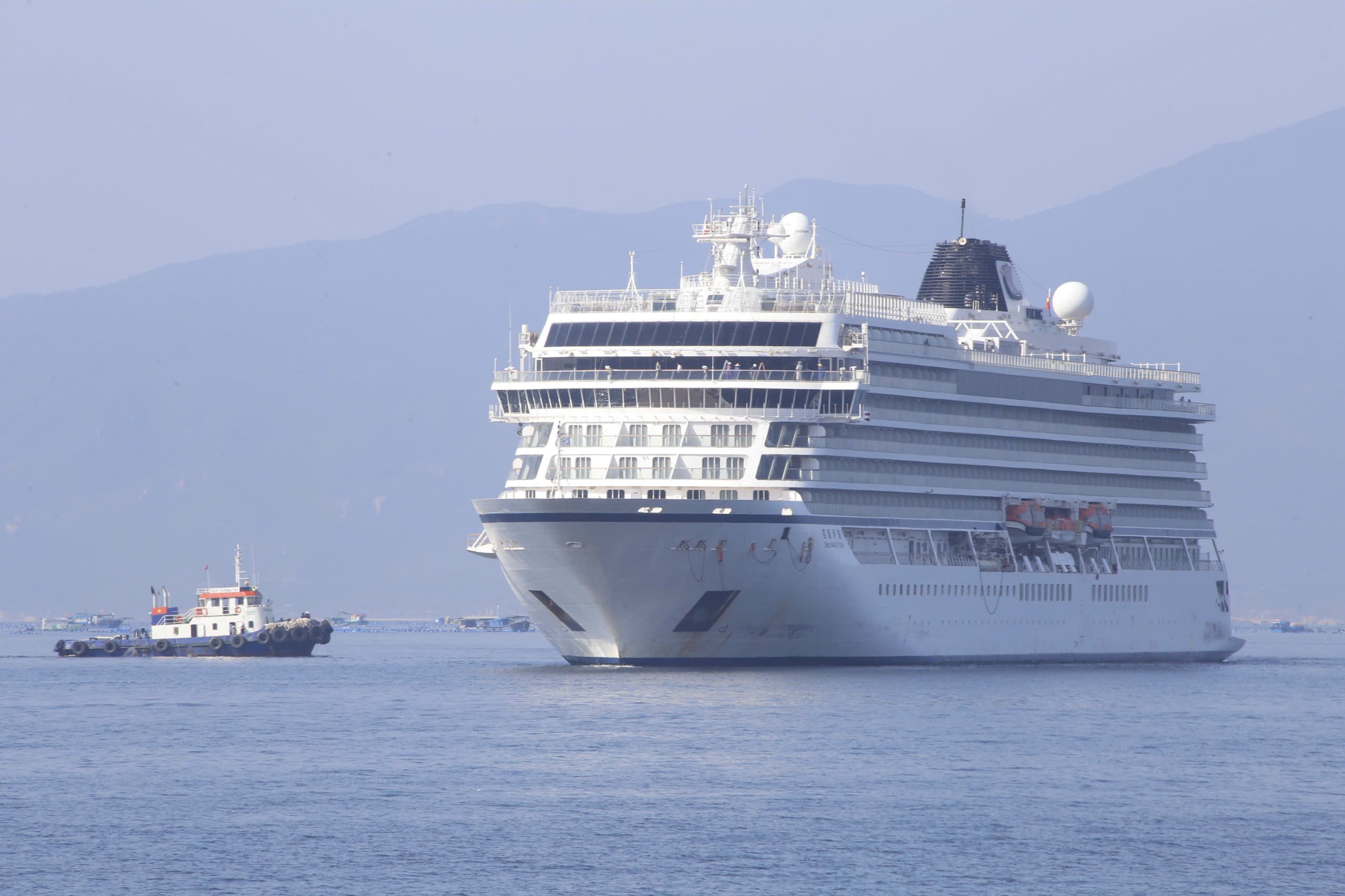 Khánh Hòa đón tàu du lịch quốc tế Ms Viking Yidun